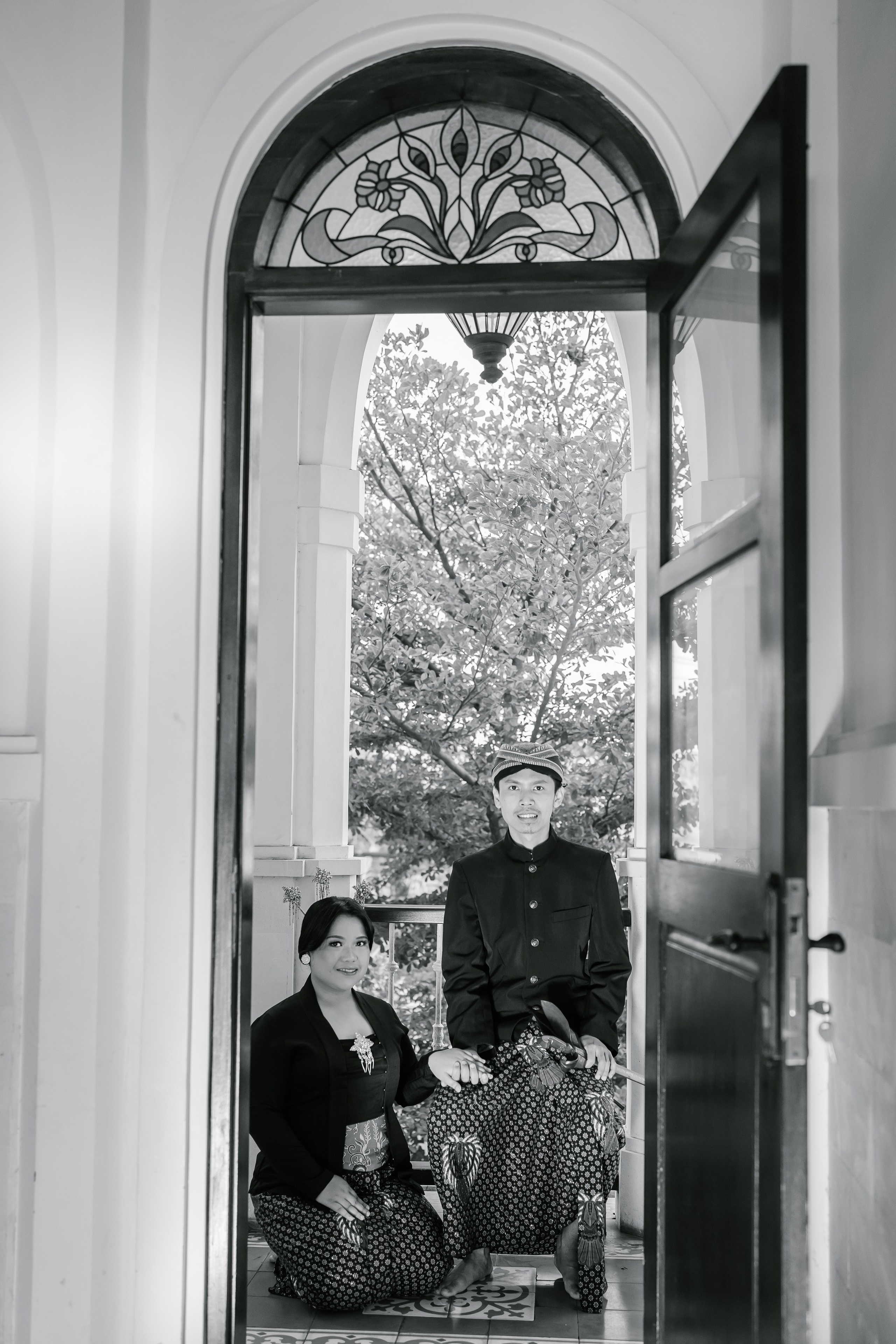 Prewedding Photo Shoot with Javanese style. Female Photographer in Bali