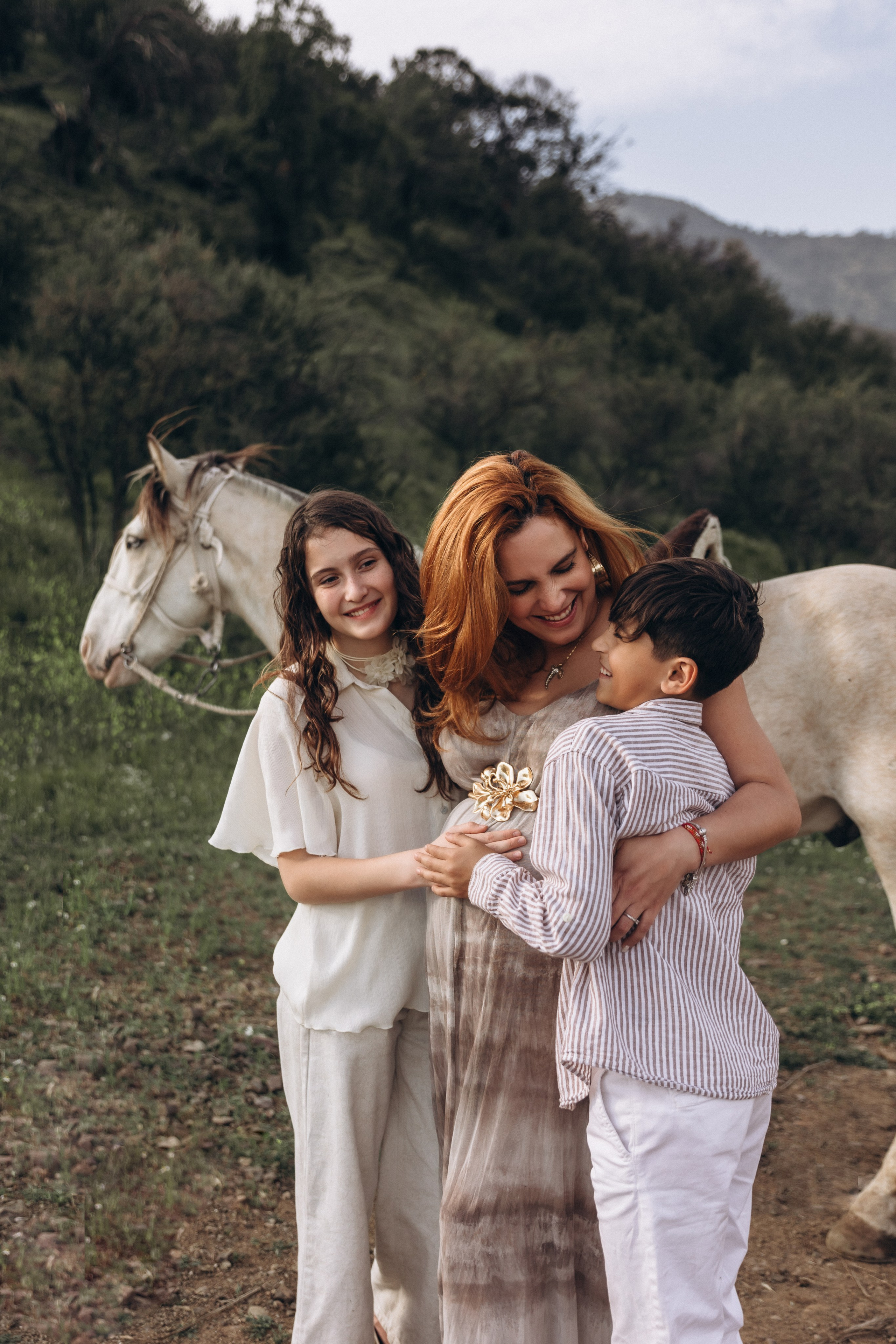 Sesión fotográfica ecuestre en la montaña — Elegancia salvaje y paisajes cinematográficos. Photographer in Santiago, Chile Anna Almazova