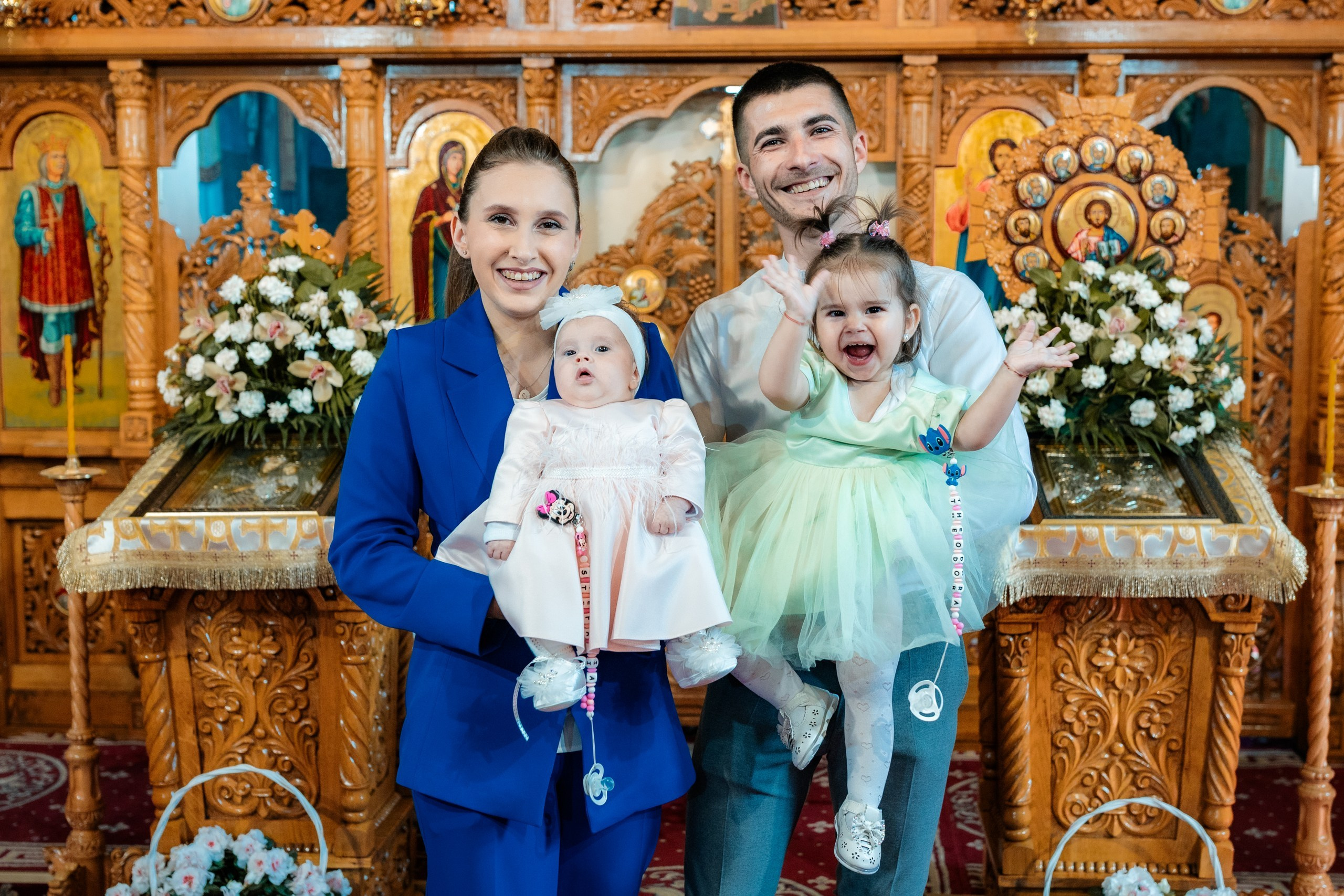 fotograf botez Miruna Parascheva, fotografie botez Botoșani, fotograf Alin Chirilă, amintiri botez, fotografii botez, botez Miruna Parascheva, fotograf copii, fotografie botez în Botoșani-alt="botez Miruna Parascheva, fotografie botez Alin Chirilă, amintiri botez, fotografii emoționante botez Botoșani"-- fotografii-botez-bebelus- amintiri-botez-micuț- moment-sfânt-crestinare- fotografie-emotionanta-botez- detalii-botez-bebelusi- parinti-fericiti-la-botez- fotograf-botez-profesionist- botez-in-biserica-ortodoxa- micuț-botezat-cu-emoție- zâmbete-și-lacrimi-la-botez- bebeluș-la-cristelniță- decor-botez-colorat- botez-cu-dragoste-și-credință- emotie-pura-la-botez- fotograf-botez-botosani- botez-iasi-suceava-fotograf- amintiri-nepretuite-botez