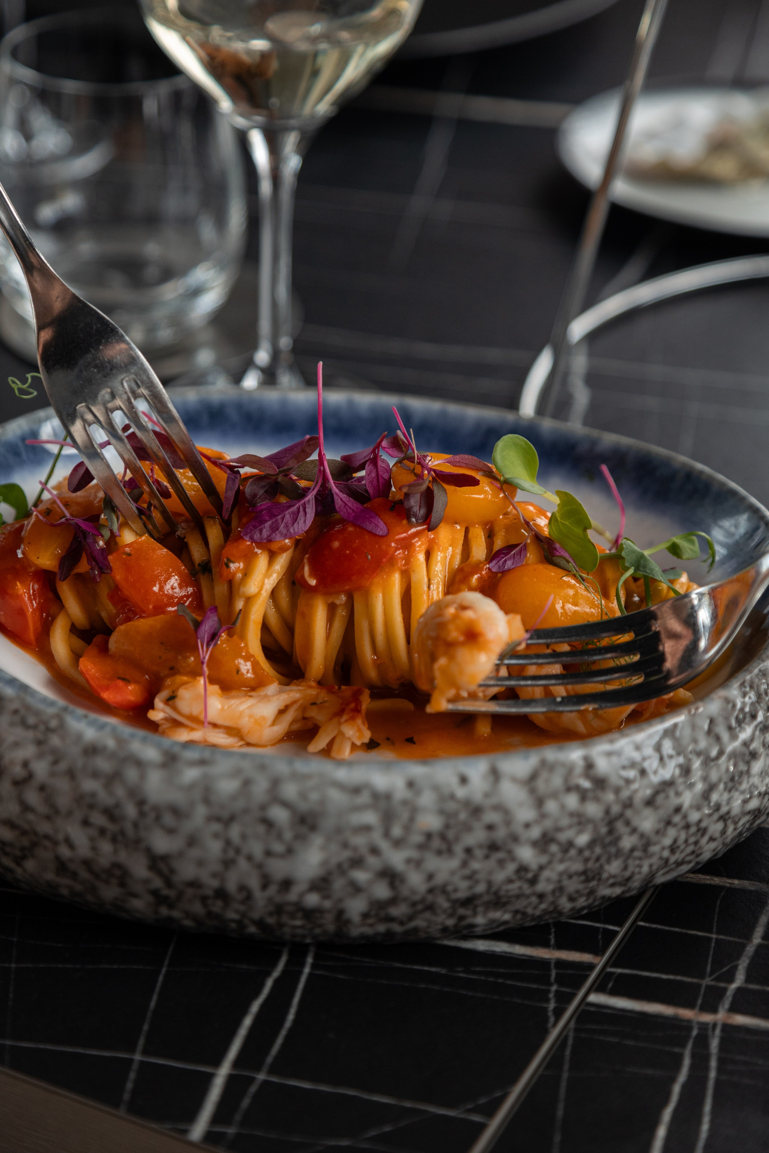 Girls yacht trip. Photographer in Milan |Mila Pro Photo