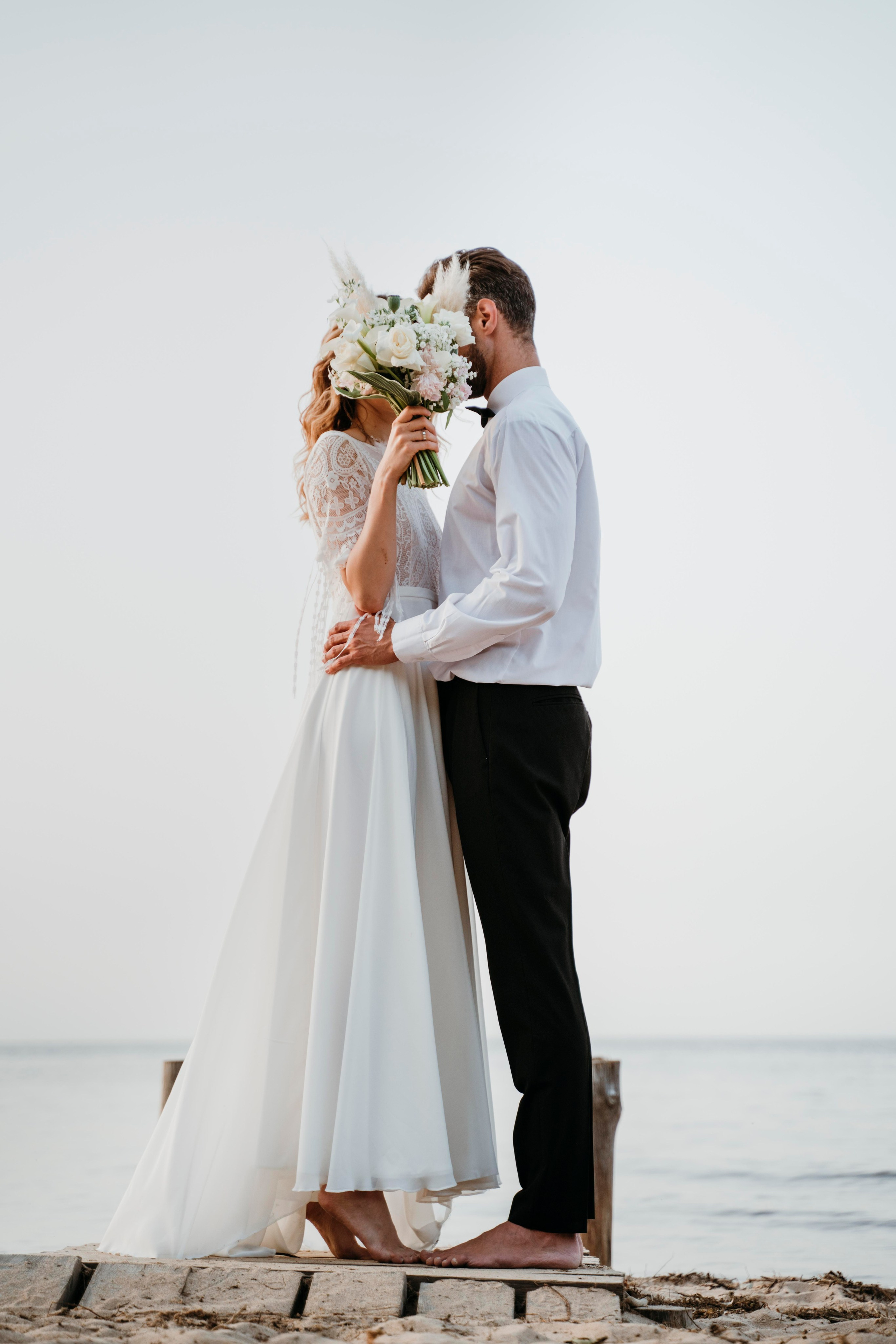 Ocean wedding photographer in New York. Alice Bell — Wedding photographer in New York