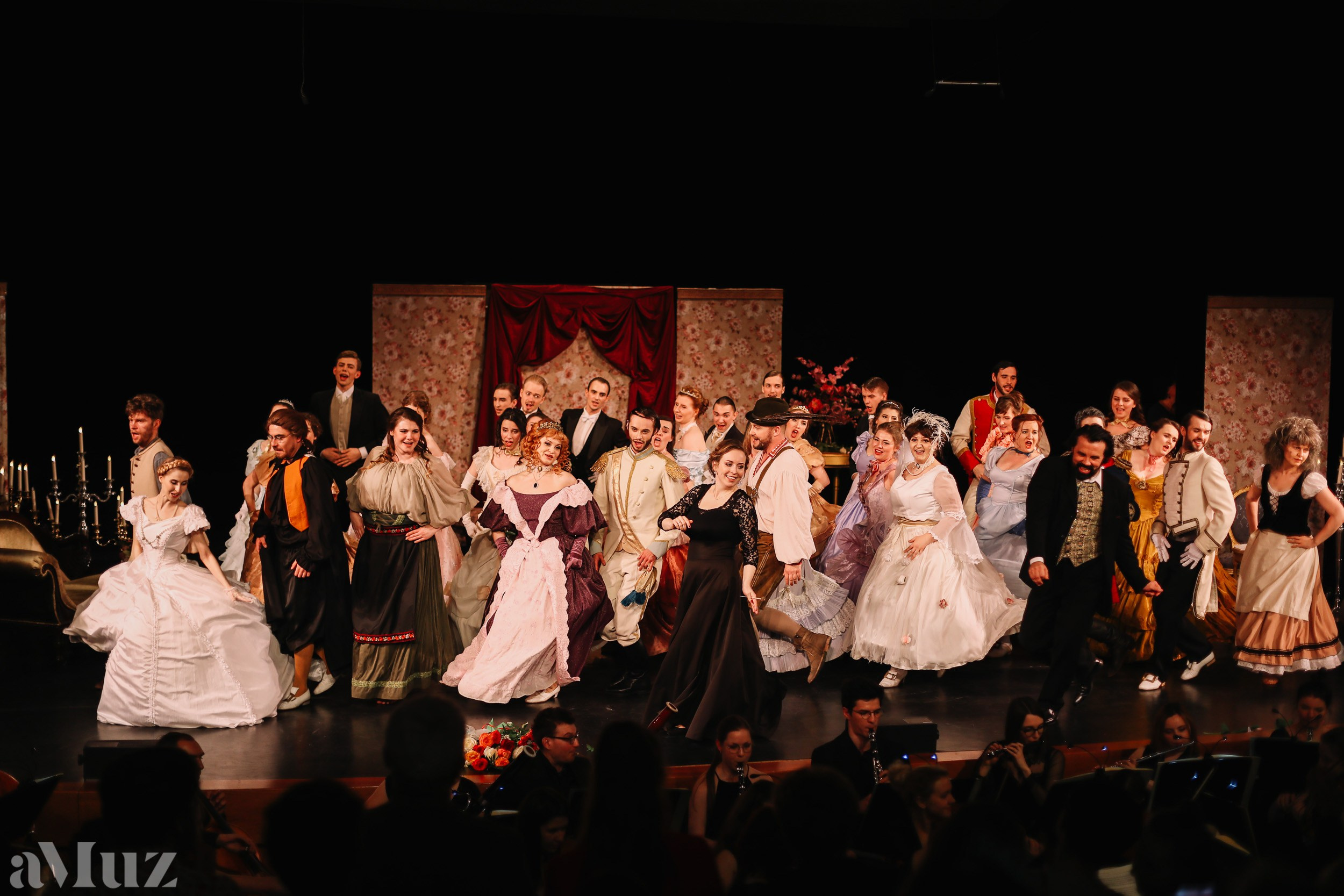 Opera Łąkowa. Fotograf Ślubny Warszawa - Sesje Biznesowe Rodzinne Eventy