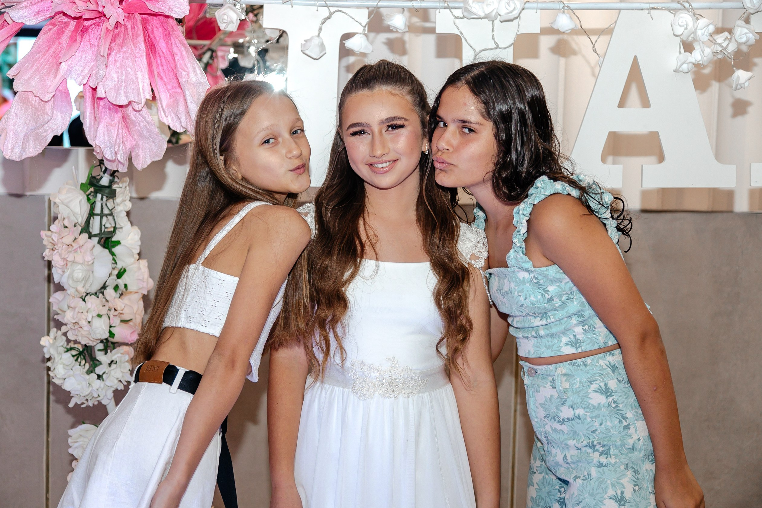 אולם תבור, בת מצווה ליאן. Home