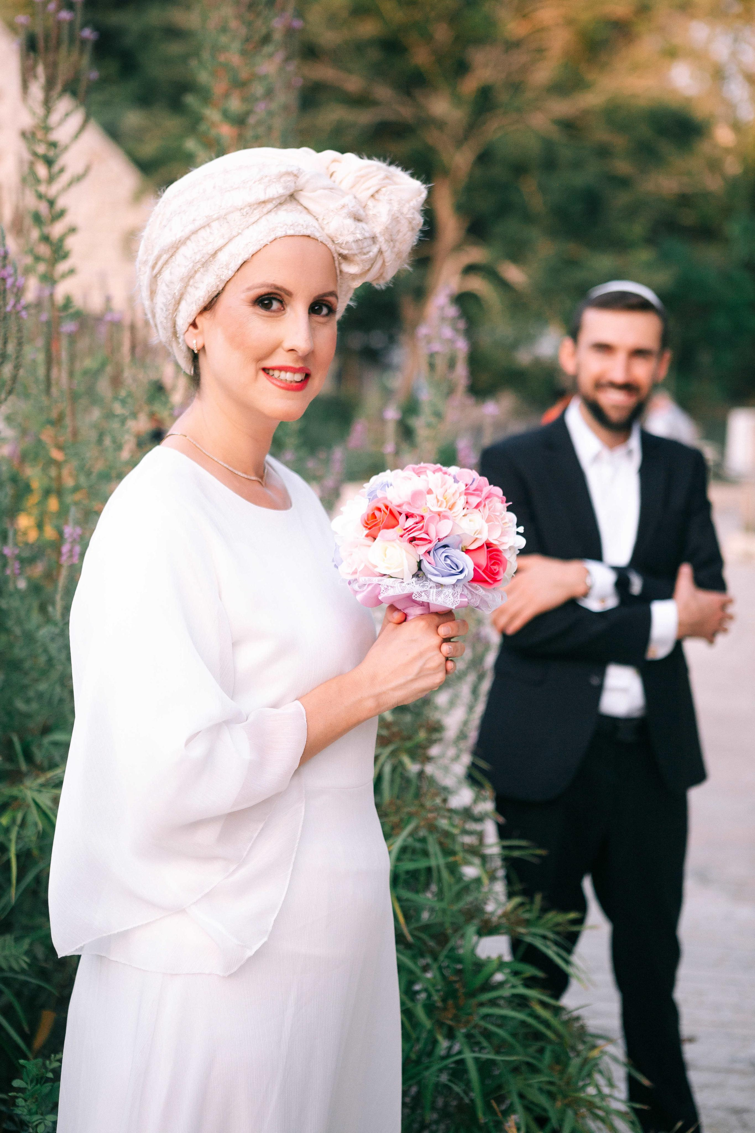 Wedding photoshoot in the Botanical Garden. Https://shi-photo.com/