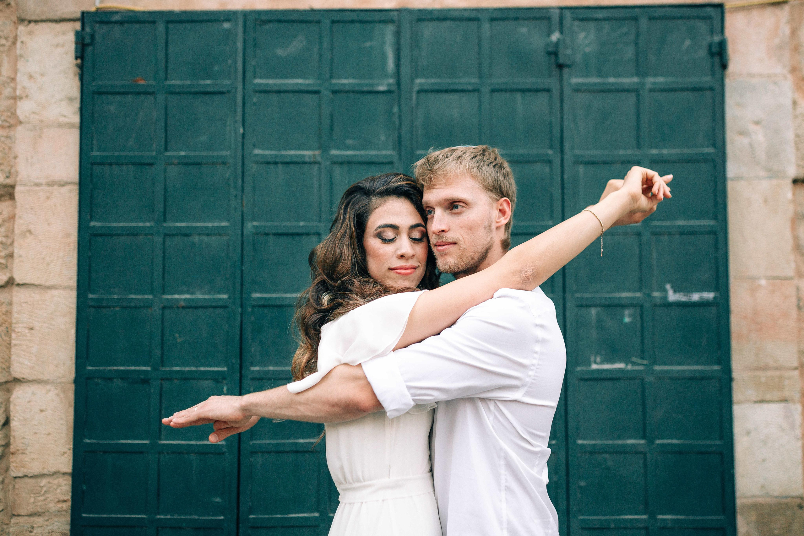 Wedding photosession in Beit HaKerem. PHOTOGRAPHER IN ISRAEL