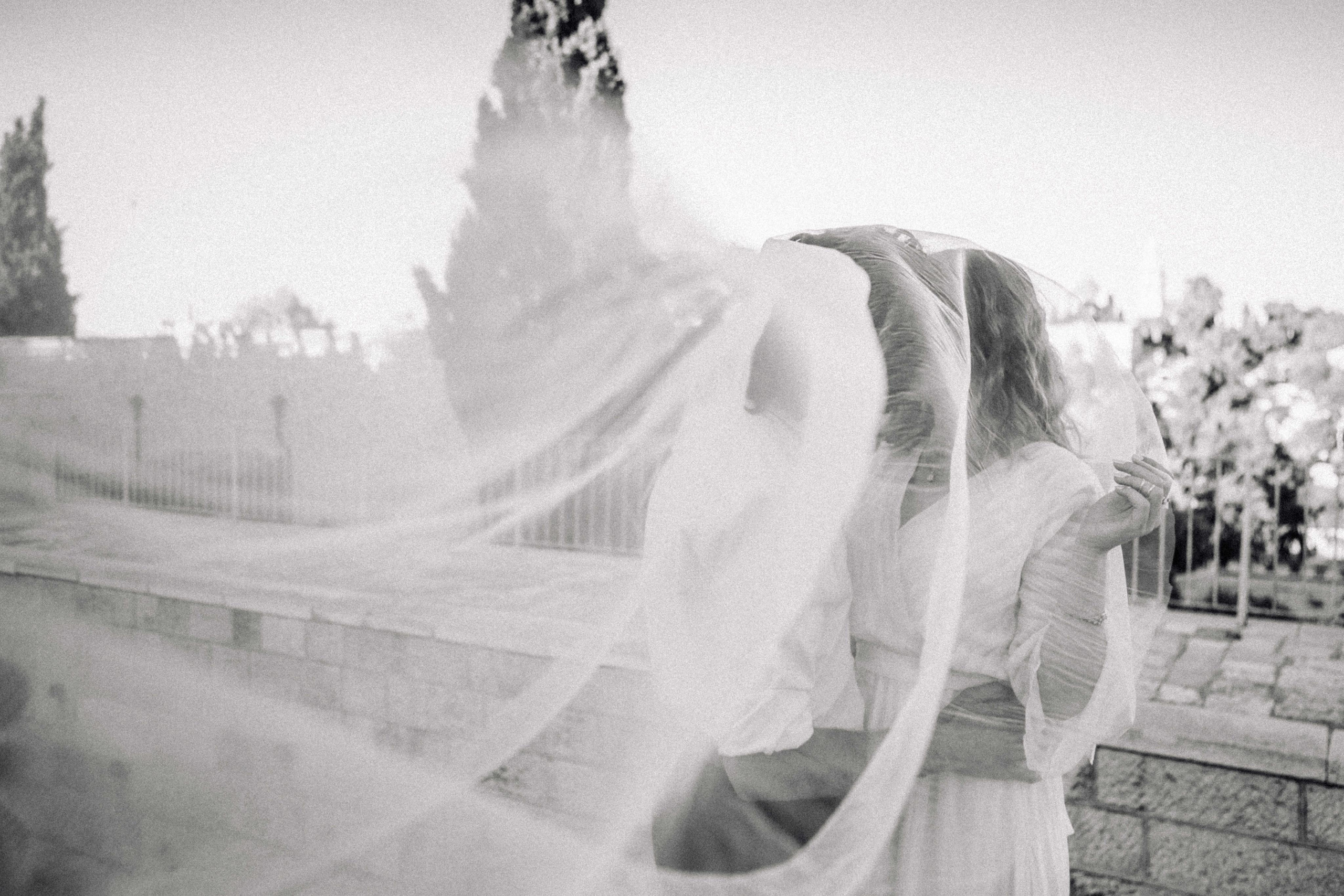 Wedding photoshoot in Yamin Moshe. Https://shi-photo.com/