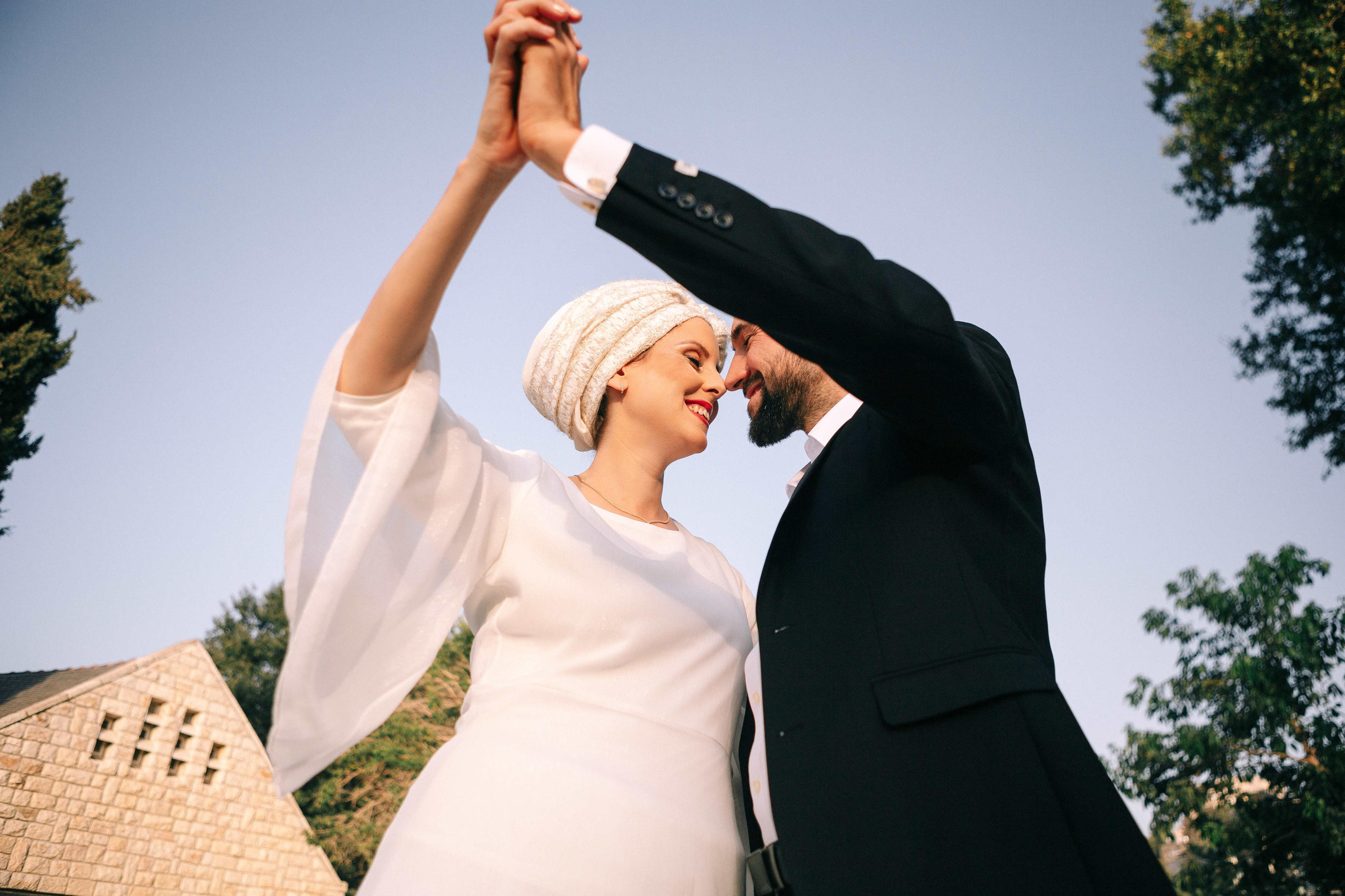 Wedding photoshoot in the Botanical Garden. Https://shi-photo.com/