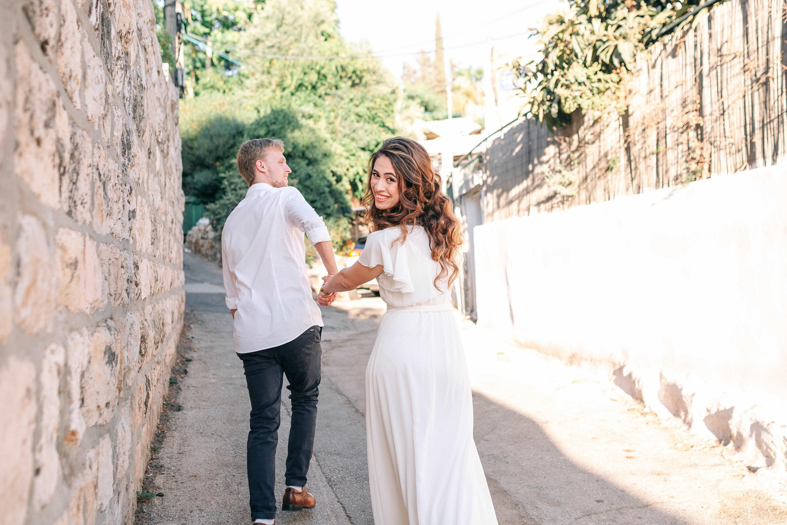 Wedding photosession in Beit HaKerem. PHOTOGRAPHER IN ISRAEL