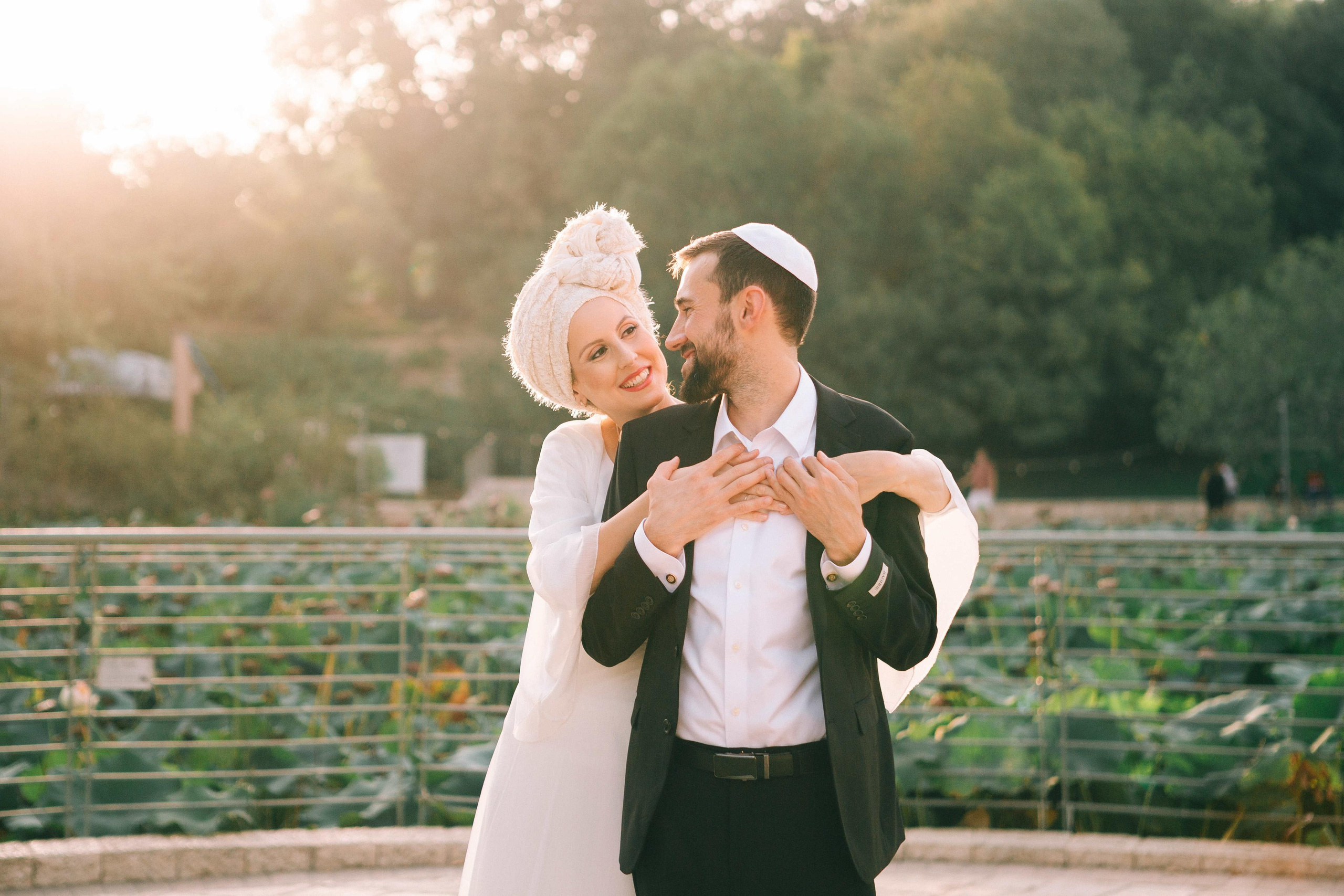 Wedding photoshoot in the Botanical Garden. Https://shi-photo.com/