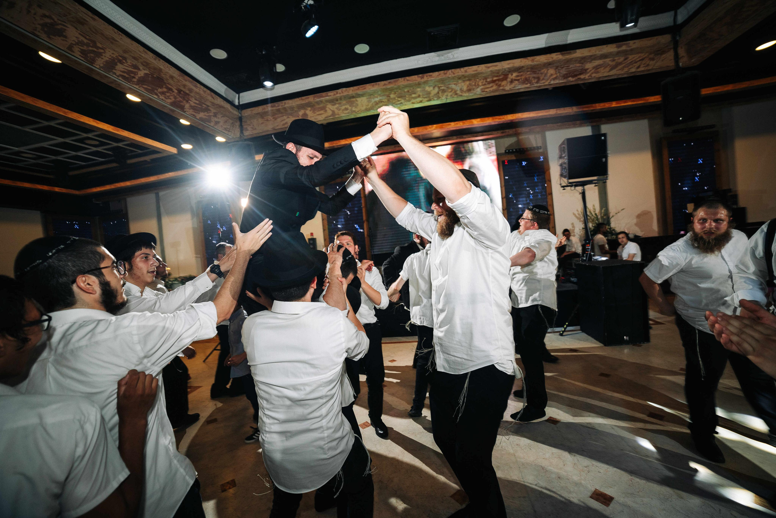 Big chabad wedding in Rishon Lezion. Https://shi-photo.com/
