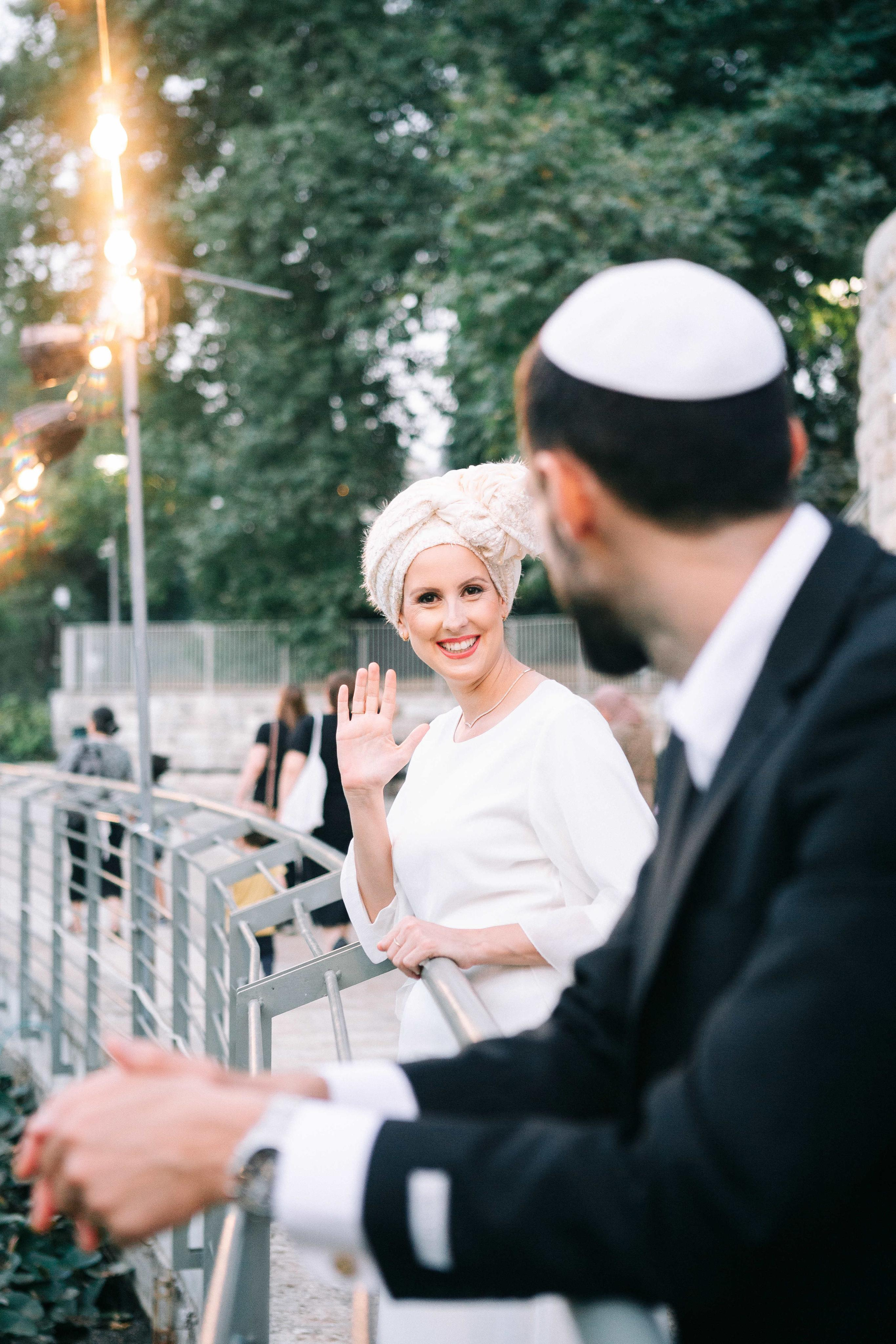 Wedding photoshoot in the Botanical Garden. Https://shi-photo.com/