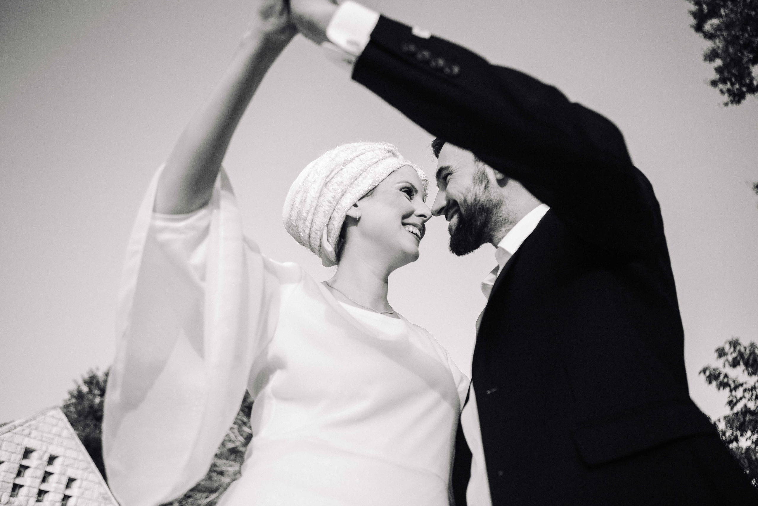 Wedding photoshoot in the Botanical Garden. Https://shi-photo.com/