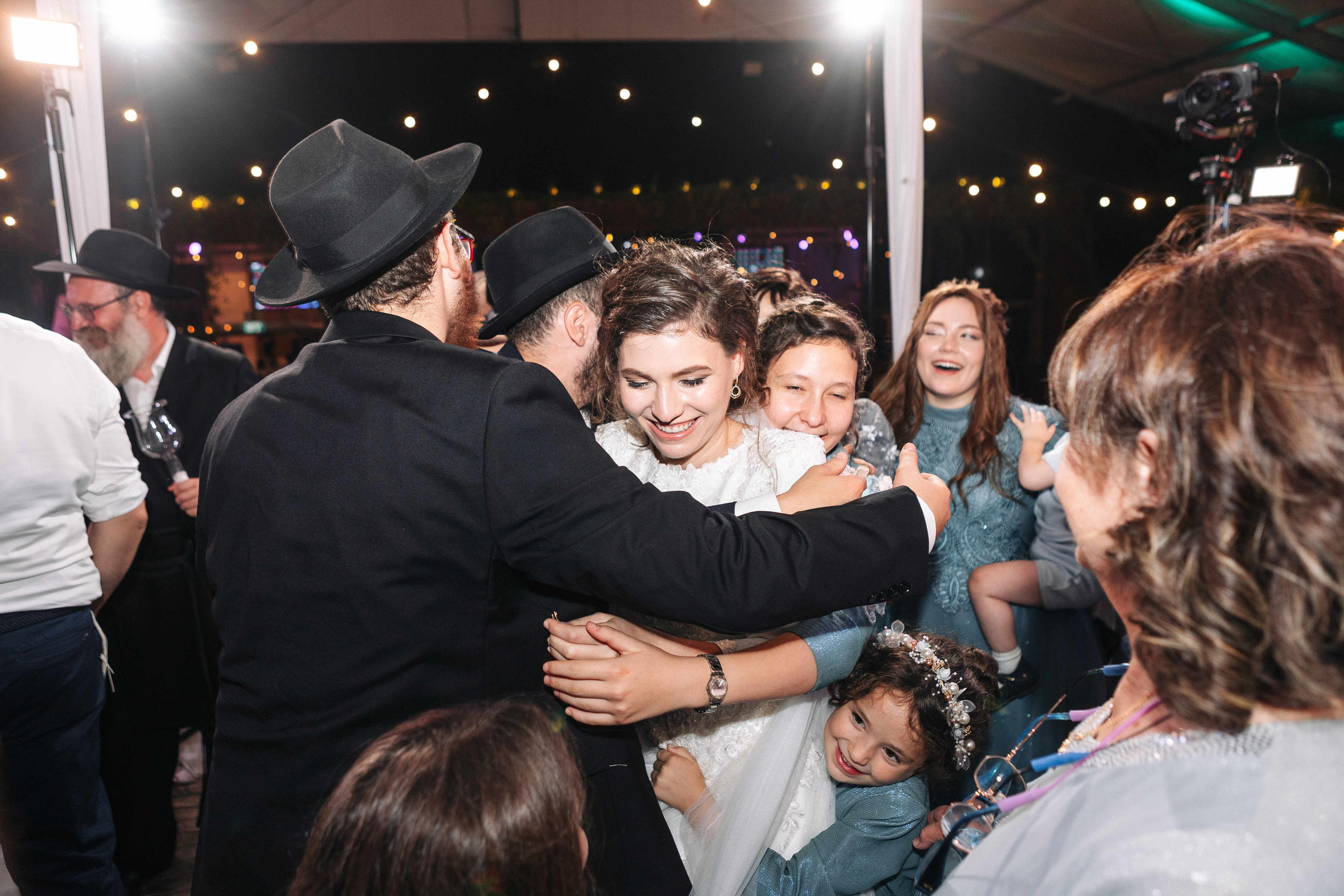 Big chabad wedding in Rishon Lezion. Https://shi-photo.com/