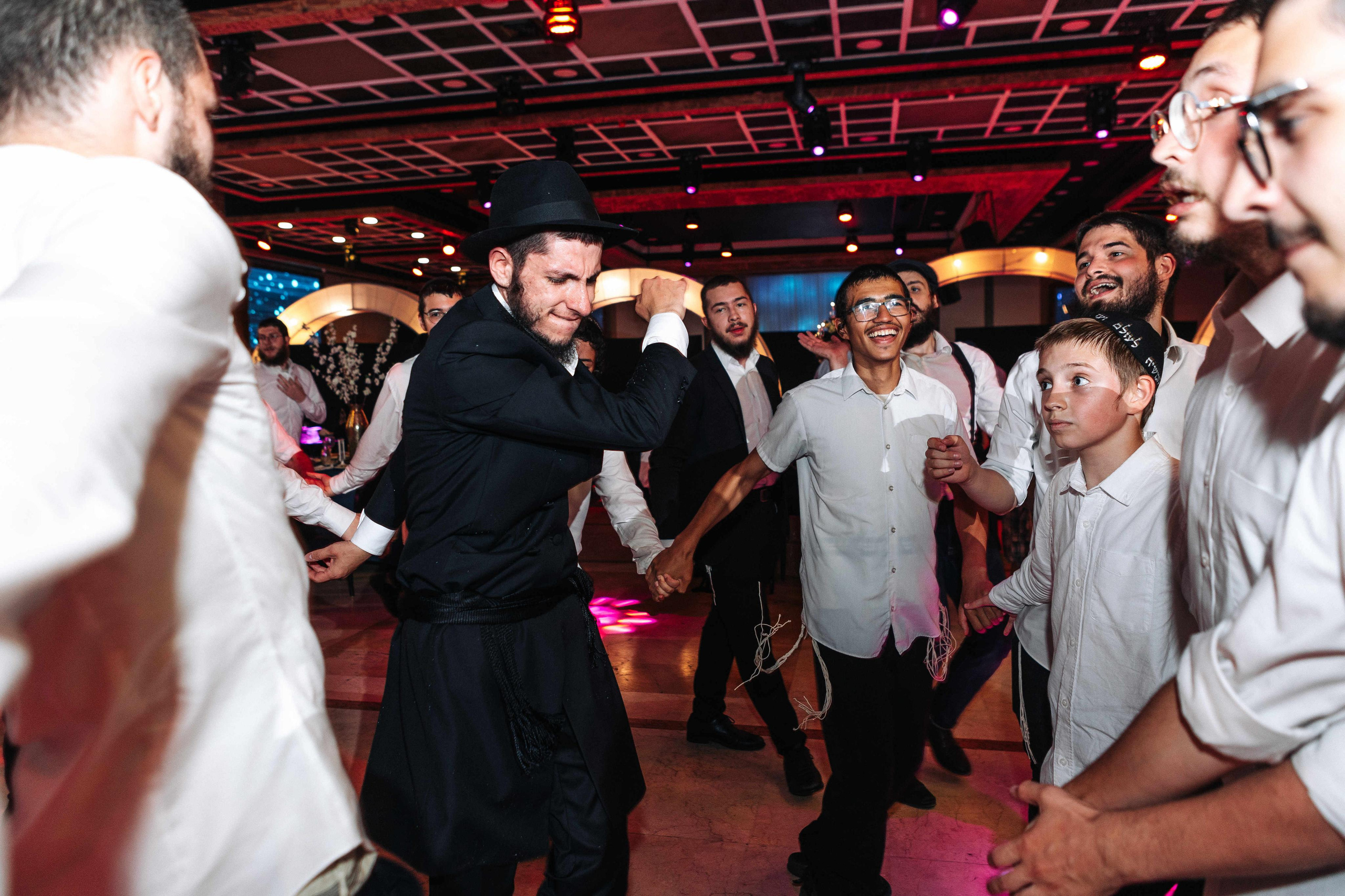 Big chabad wedding in Rishon Lezion. Https://shi-photo.com/