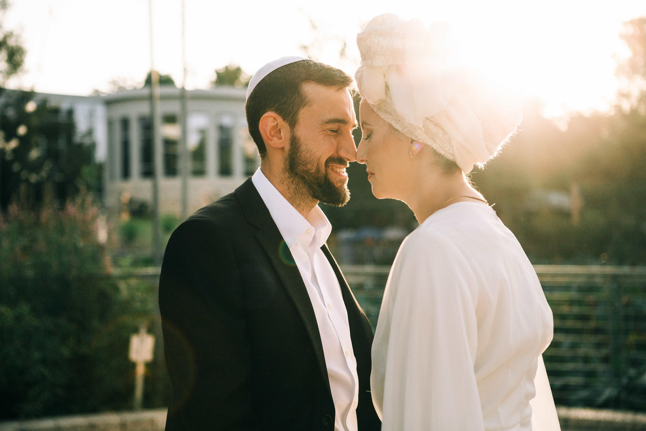 Wedding photoshoot in the Botanical Garden. Https://shi-photo.com/