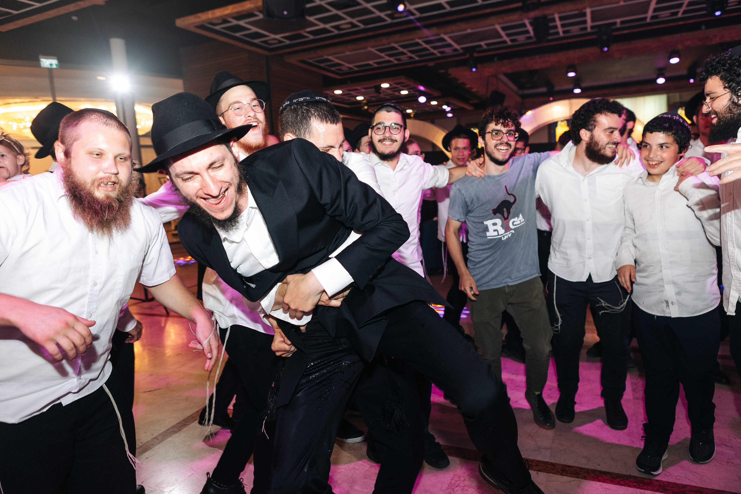 Big chabad wedding in Rishon Lezion. Https://shi-photo.com/