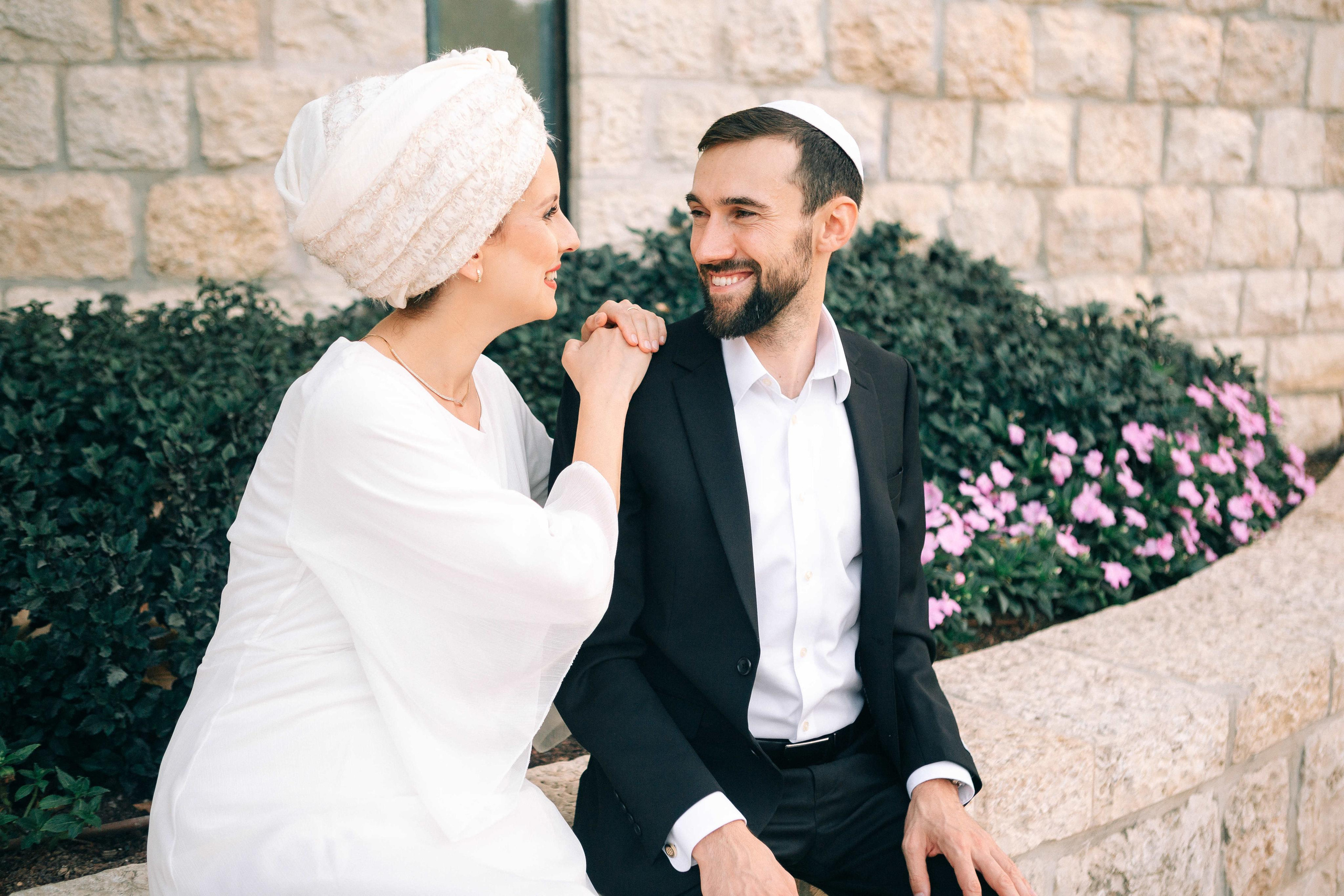 Wedding photoshoot in the Botanical Garden. Https://shi-photo.com/