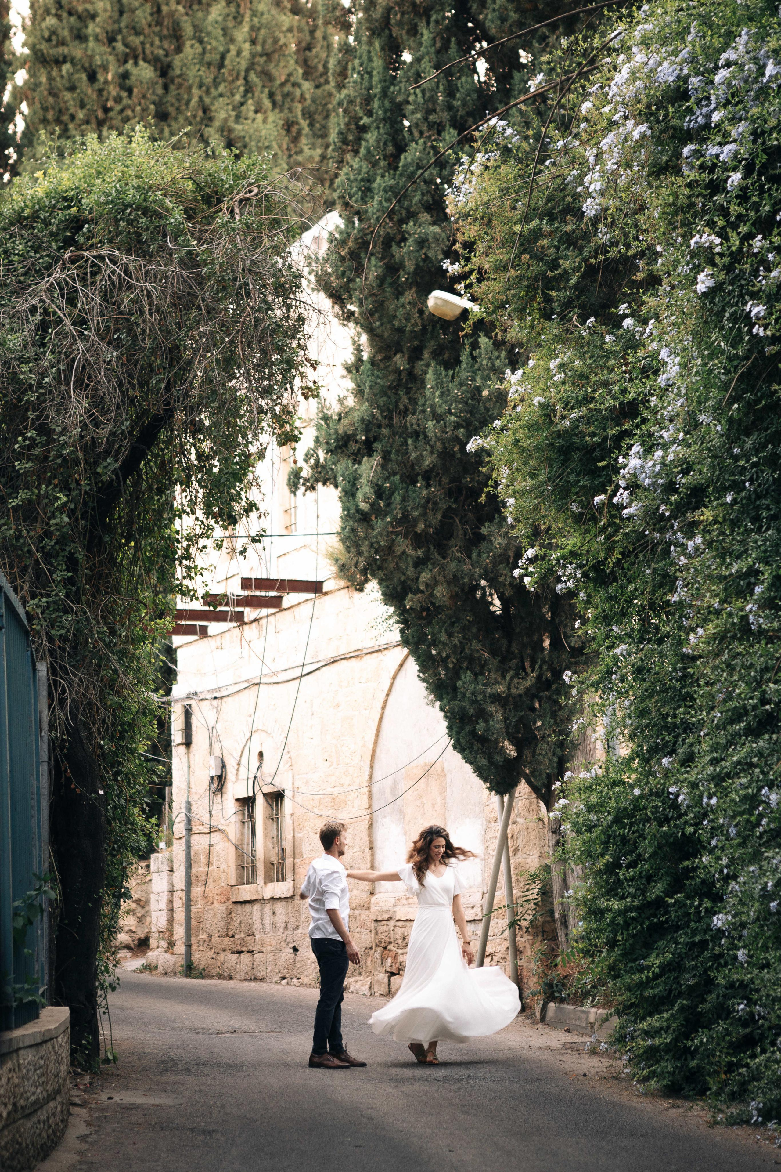 Wedding photosession in Beit HaKerem. PHOTOGRAPHER IN ISRAEL