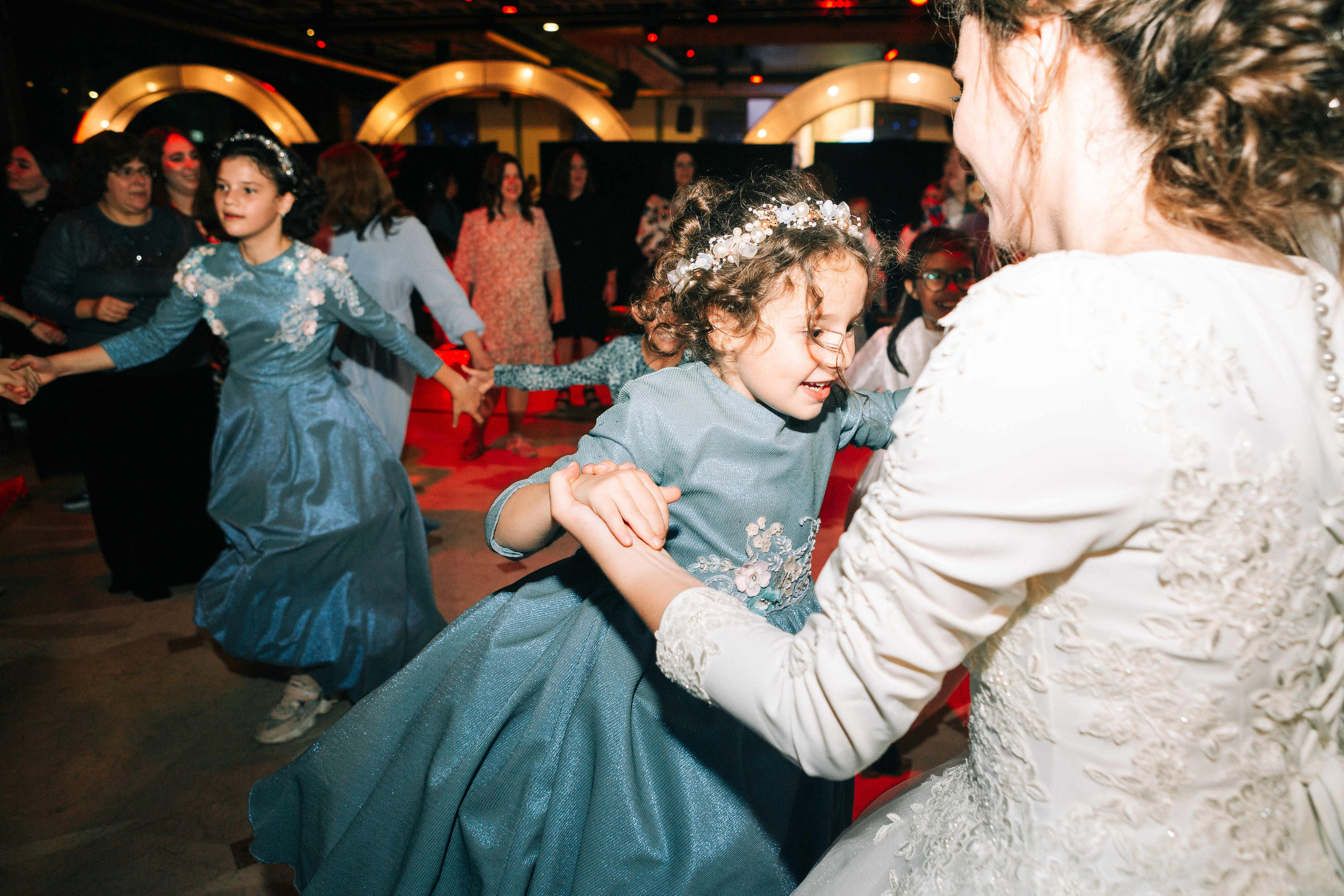 Big chabad wedding in Rishon Lezion. Https://shi-photo.com/