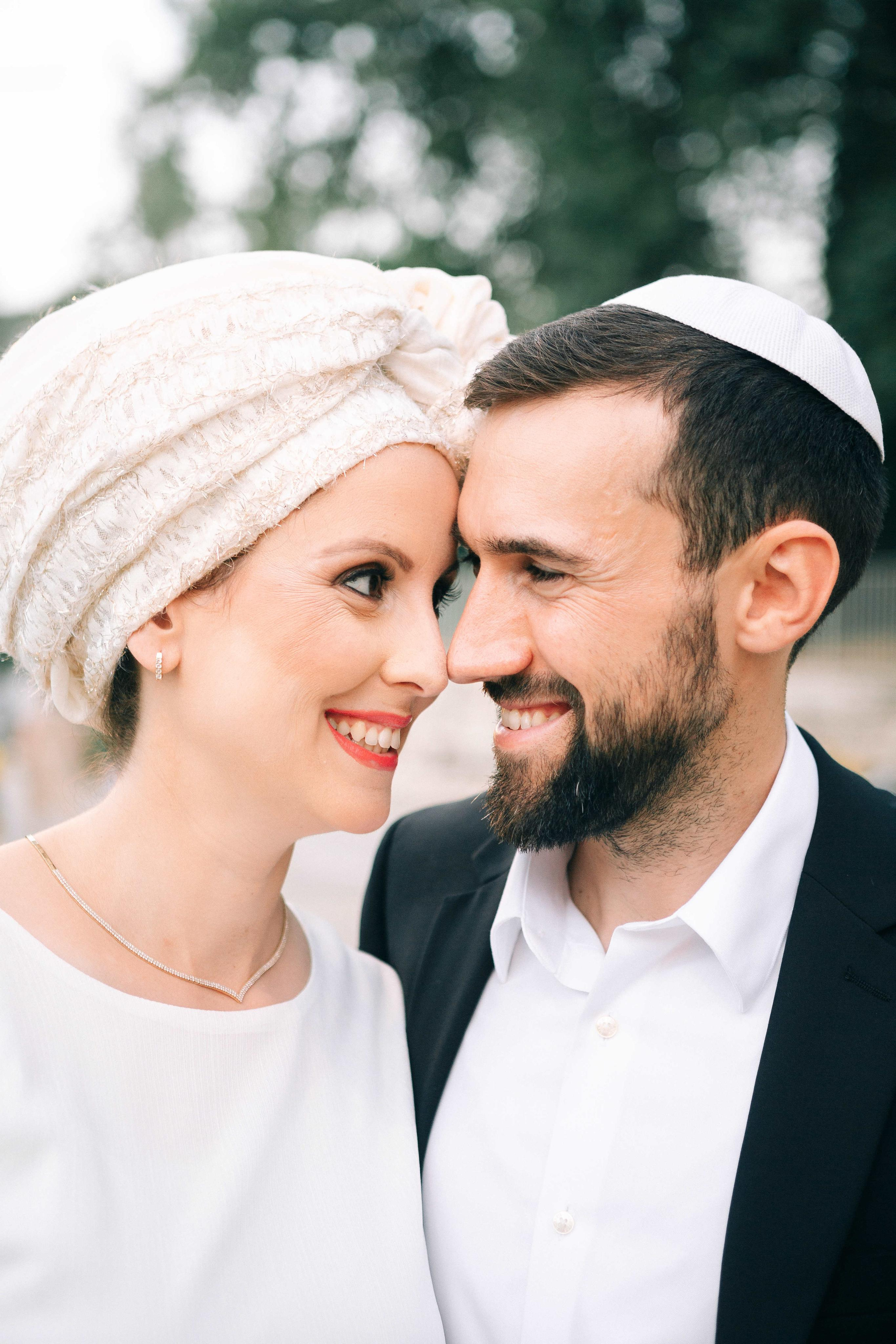 Wedding photoshoot in the Botanical Garden. Https://shi-photo.com/