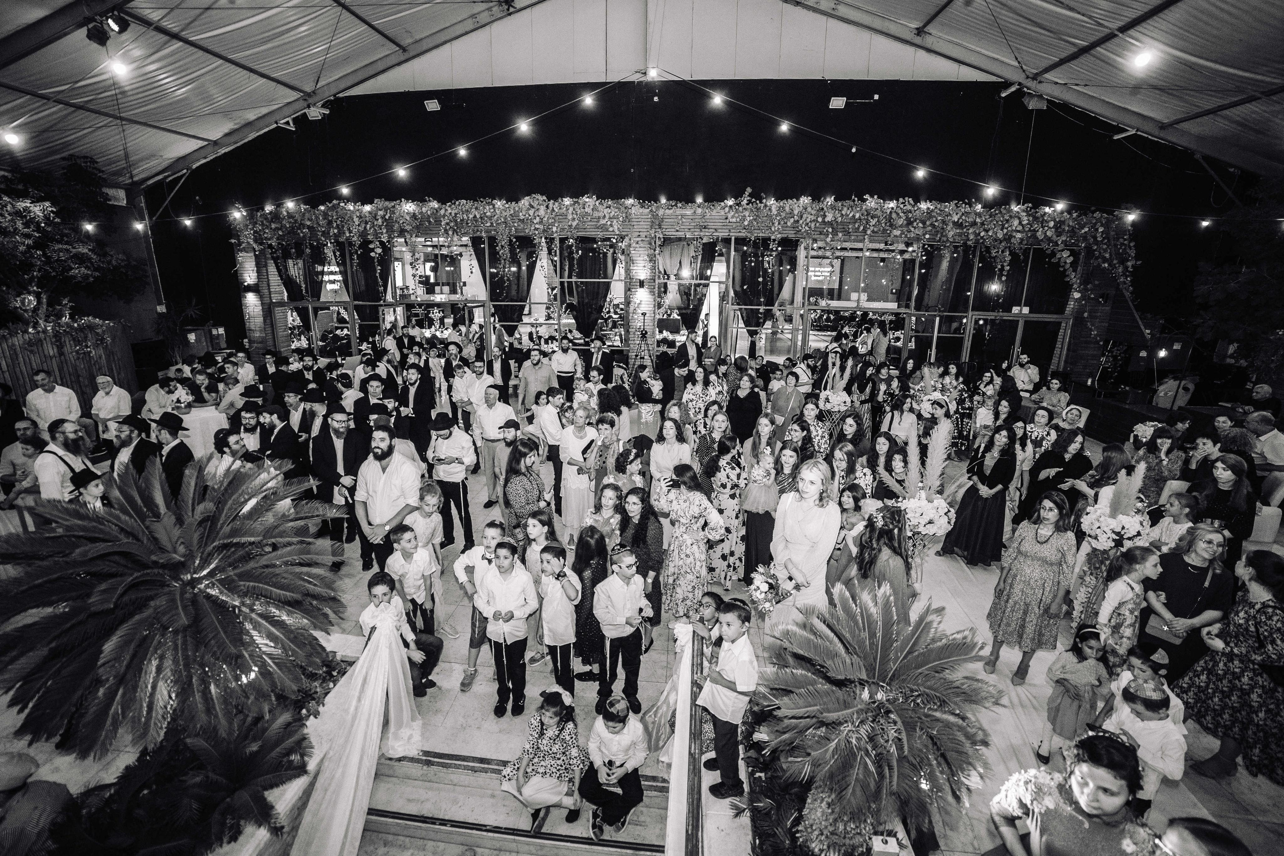 Big chabad wedding in Rishon Lezion. Https://shi-photo.com/