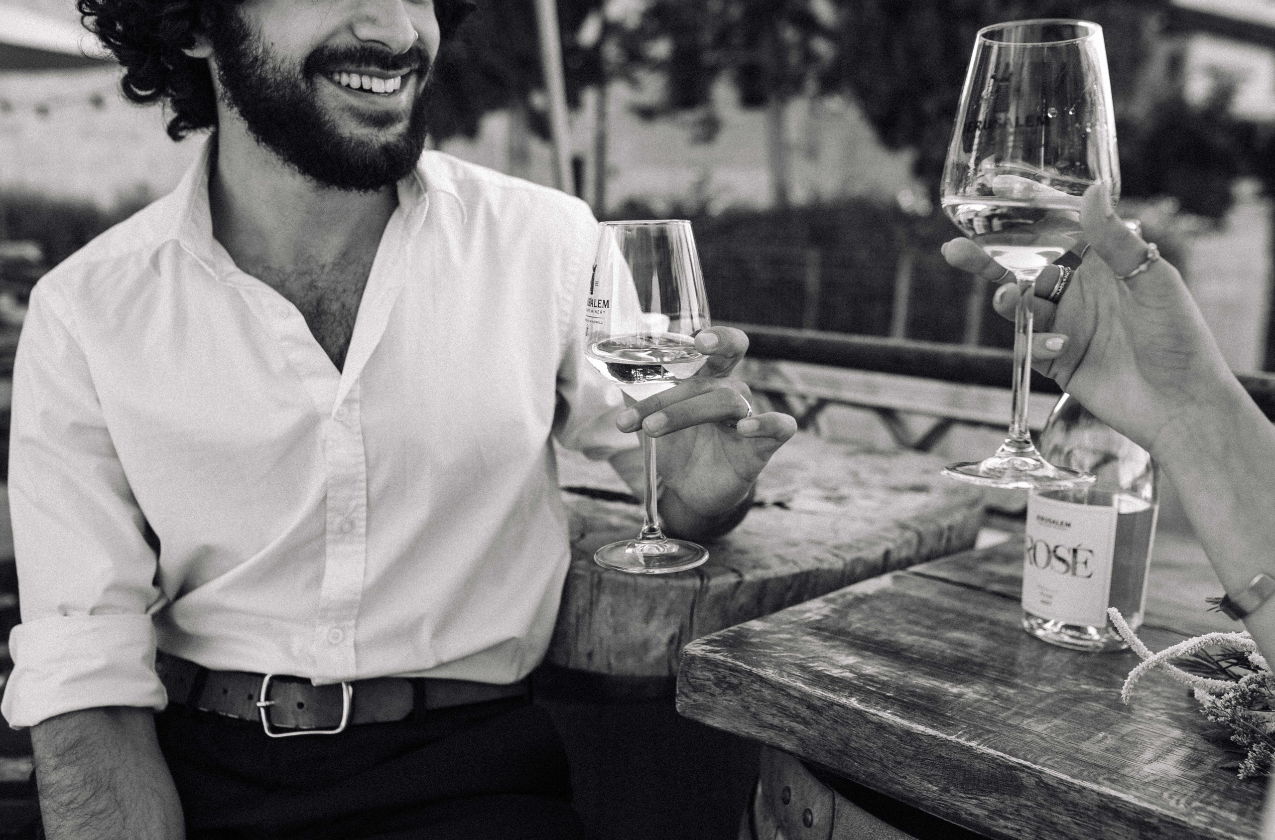 Wedding photoshoot in Yamin Moshe. Https://shi-photo.com/