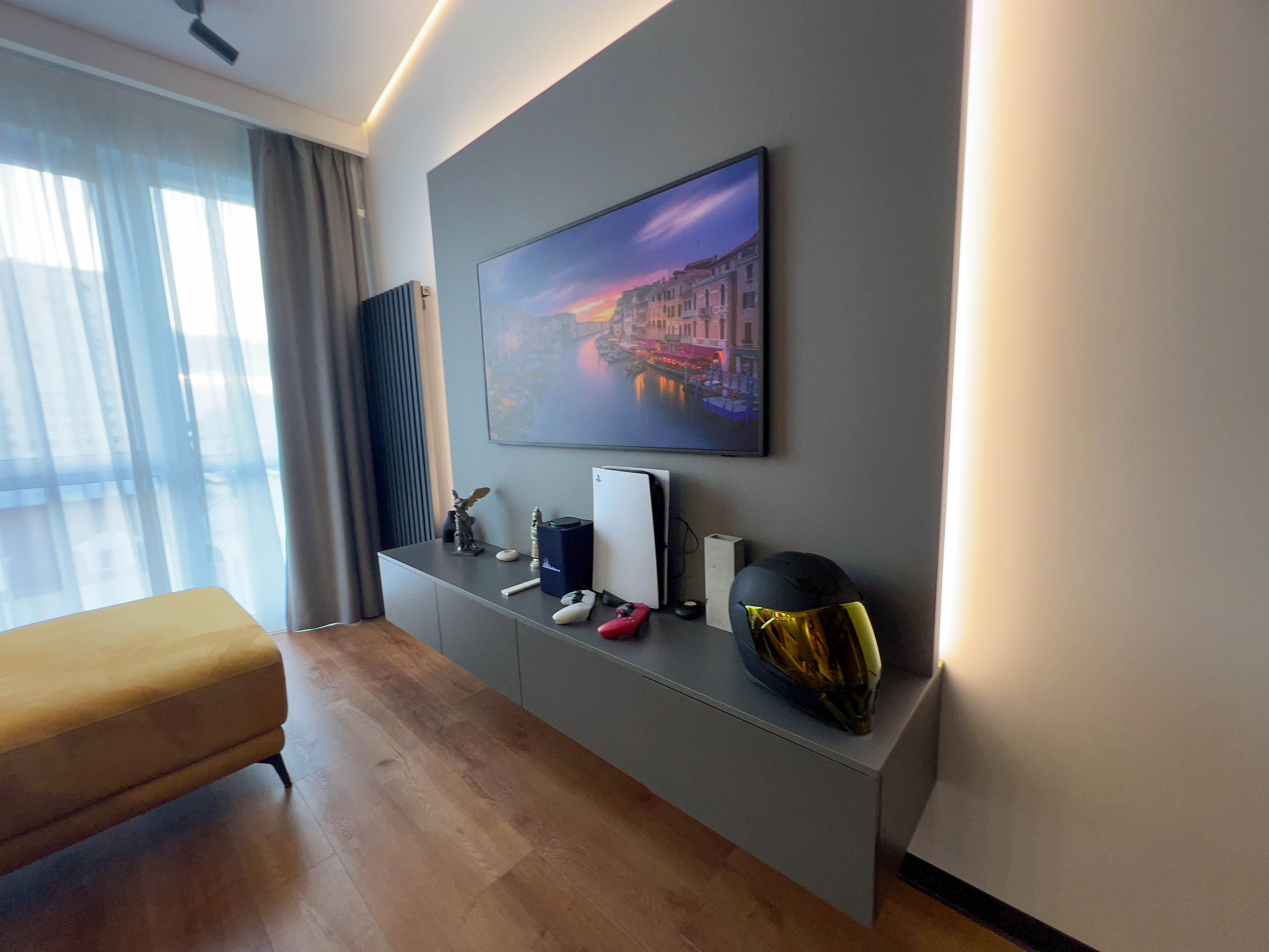 The apartment is on two levels. Fotograf Dmitrii Donets