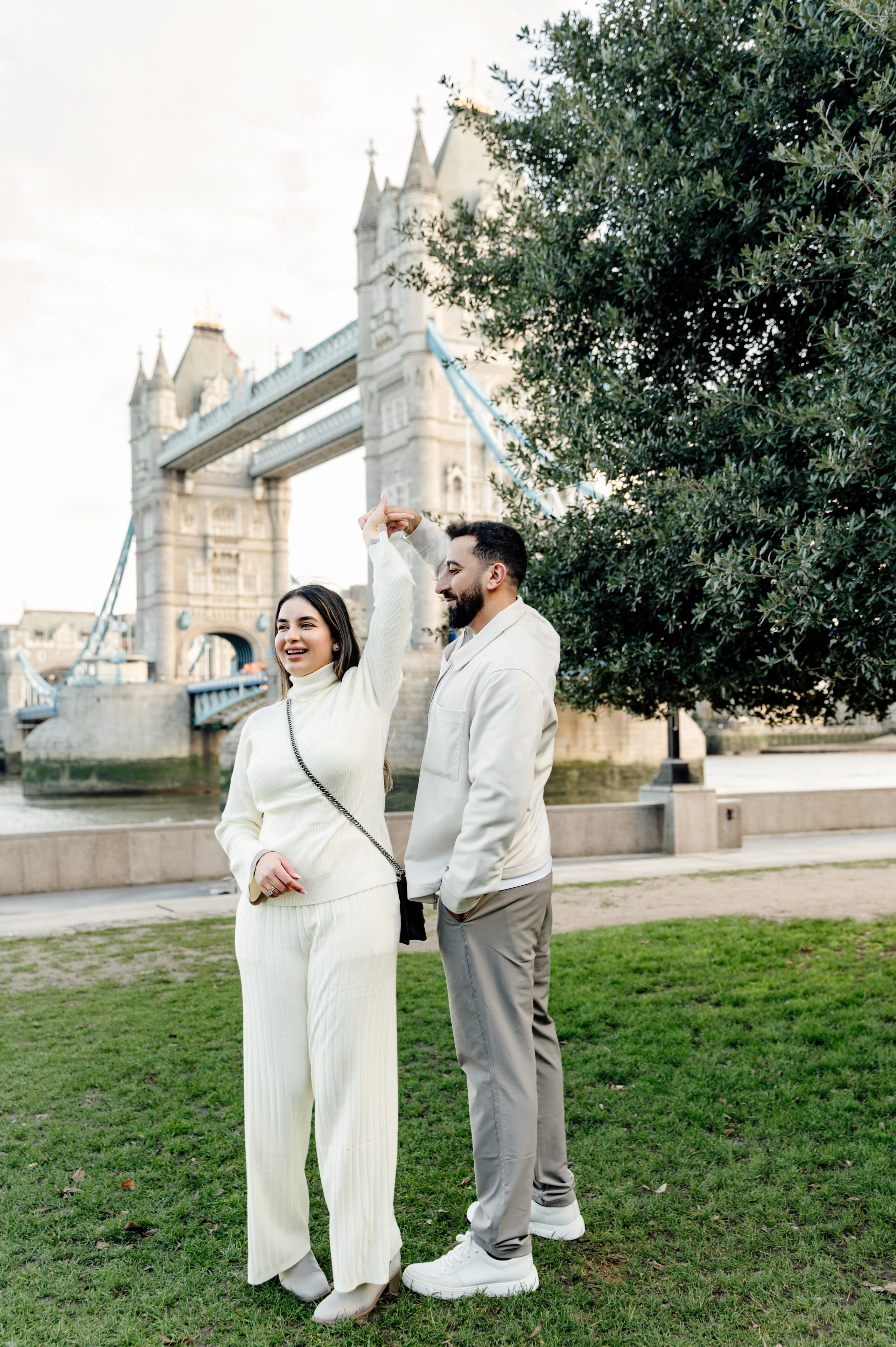 Tower Bridge Mahmood&Yalo. FAMILY AND WEDDING PHOTOGRAPHER IN LONDON MARINA RIVA