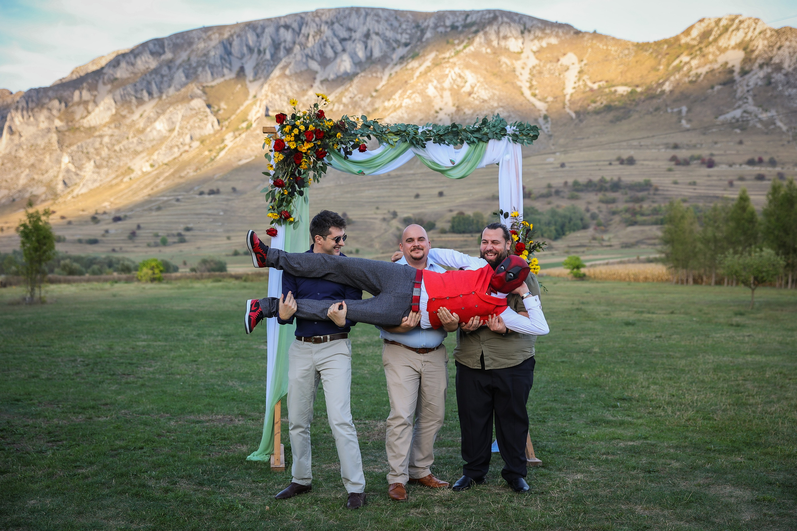 Orsi & Remus, eleganță în inima Transilvaniei. Rares Bucur is a professional wedding photographer based in Cluj-Napoca, Romania, specializing in wedding photography