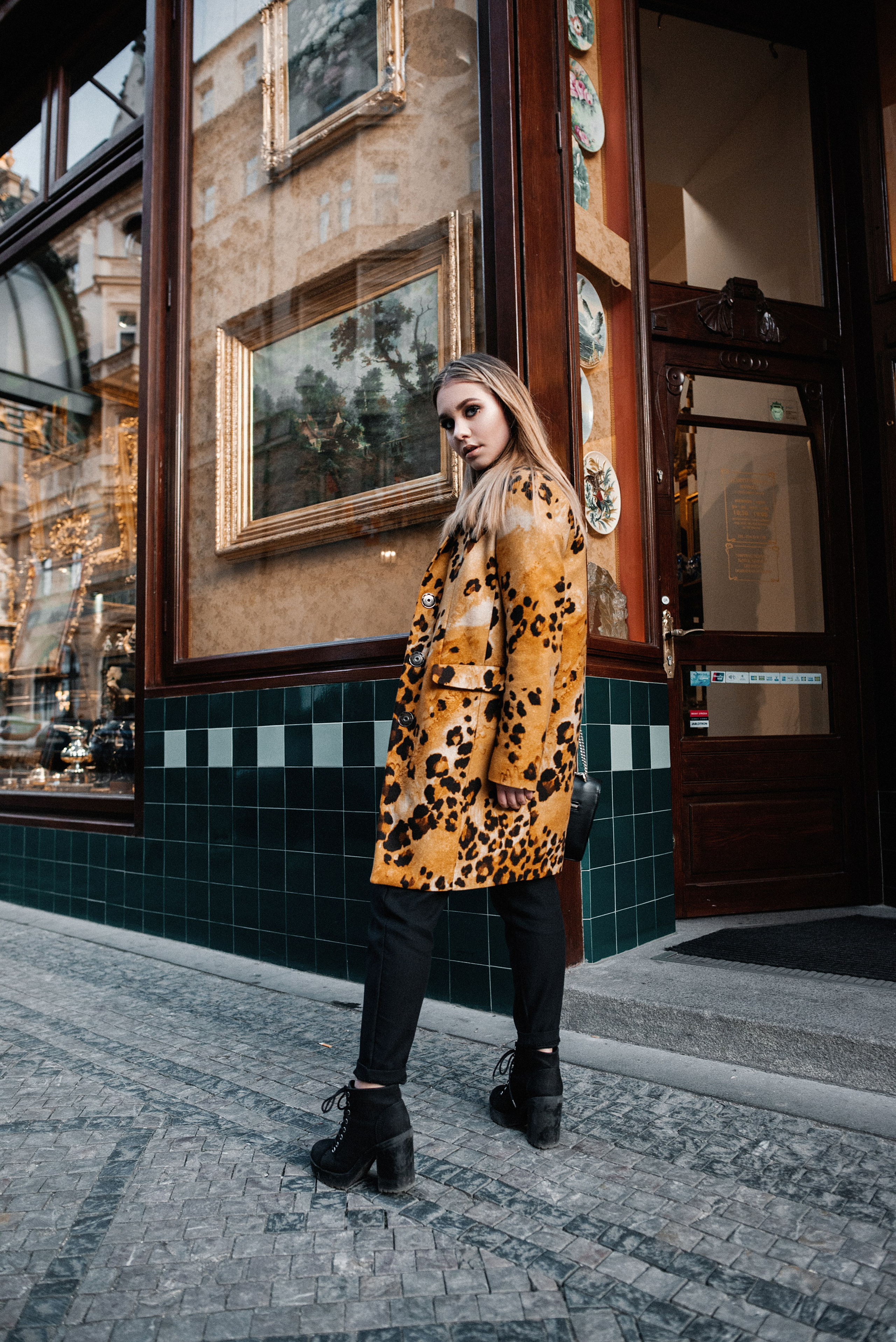 Katrin. ANNA-MARIA PHOTO CONTENT CREATOR — fotograf, estét, umělec a vizuální expert na Instagram v Praze