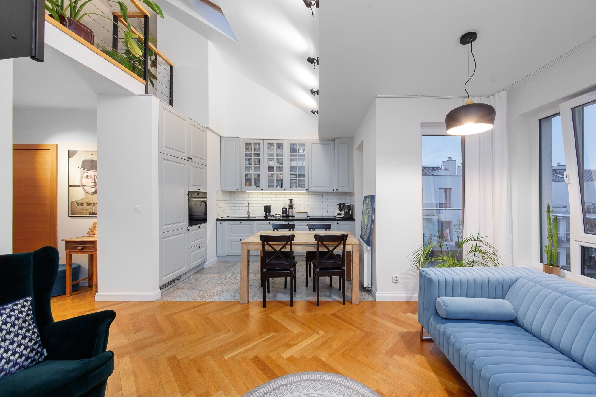 Fotografia nieruchomości, wnętrz, mieszkań, restauracji, biur i apartamentów. Wedding and portrait photographer in Poland Vitali Frozen