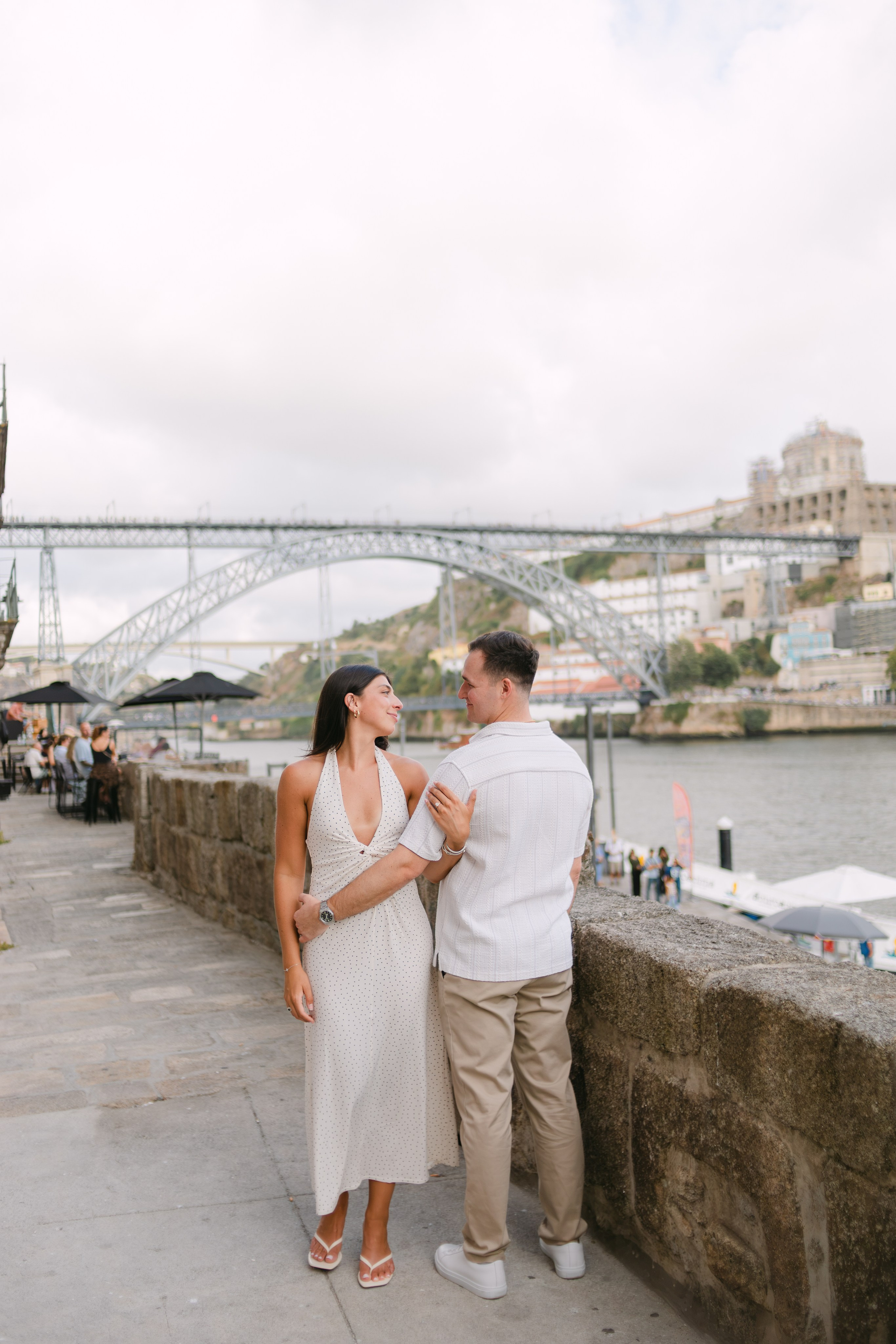 Wedding Proposal in Porto. Fotógrafo de casamentos e destination wedding no Porto, Portugal — Davi Valente | Lisboa, Douro, Roma e Lago de Como