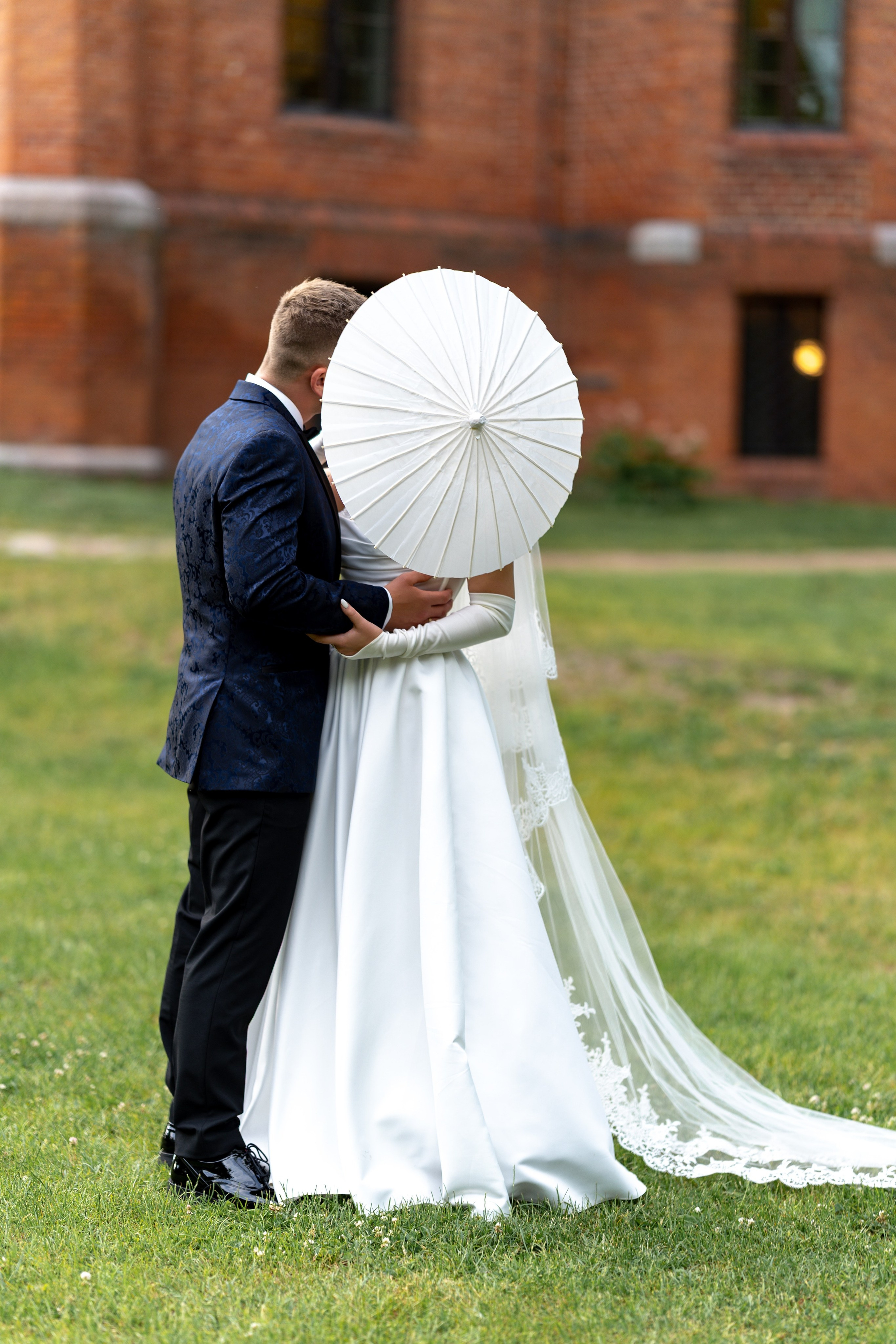 E&N: Zamek w Rzucewie. SL Wedding Photo — Editorial, Elegant & Timeless Wedding Photography in Poland and Across Europe