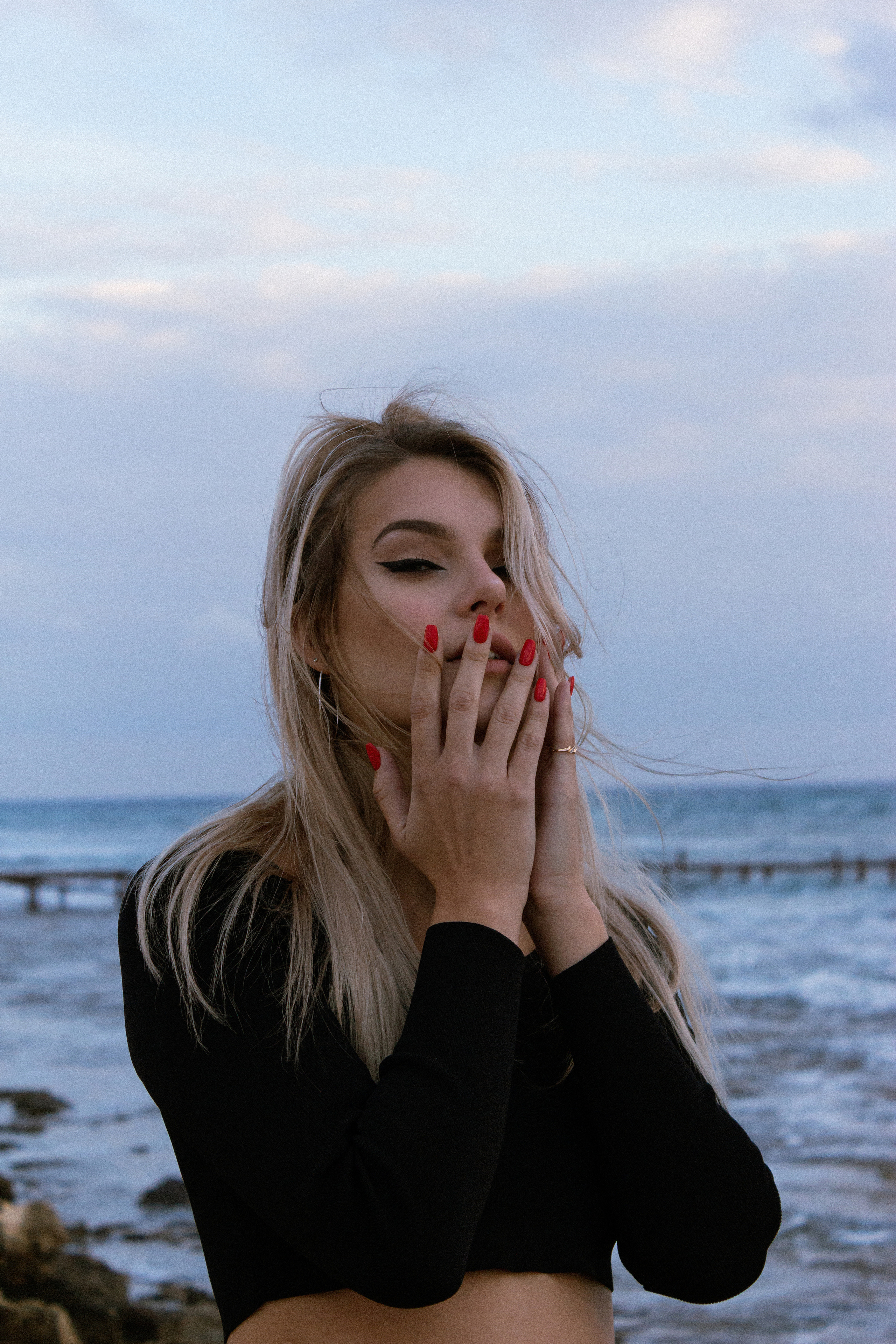 Soft Morning Light. Emotional Seaside Portraits. Kristina Kozheltsova- Soulful Portrait&Lifestyle&Love Story Photographer in Leipzig, Germany