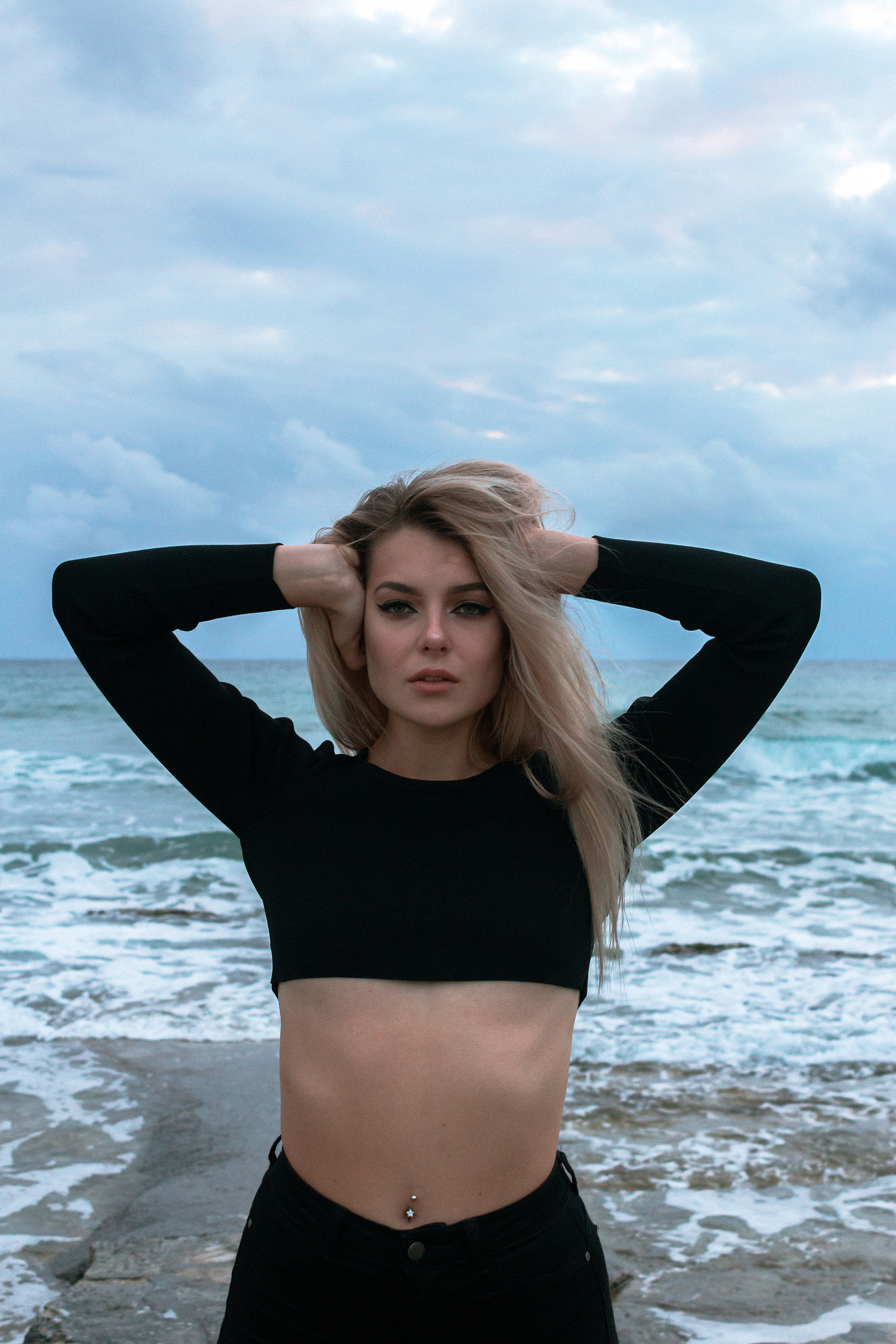 Soft Morning Light. Emotional Seaside Portraits. Kristina Kozheltsova- Soulful Portrait&Lifestyle&Love Story Photographer in Leipzig, Germany