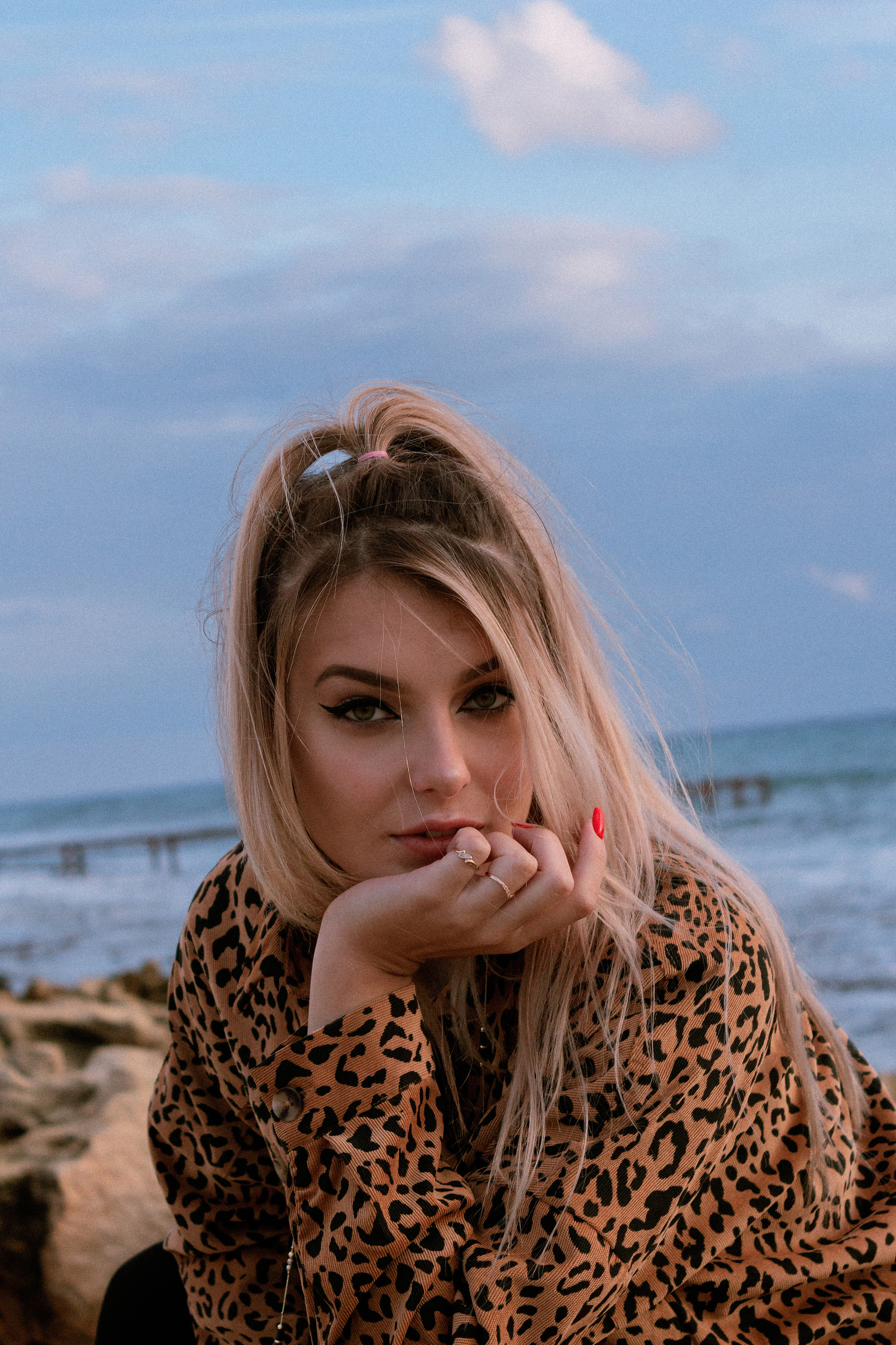 Soft Morning Light. Emotional Seaside Portraits. Kristina Kozheltsova- Soulful Portrait&Lifestyle&Love Story Photographer in Leipzig, Germany