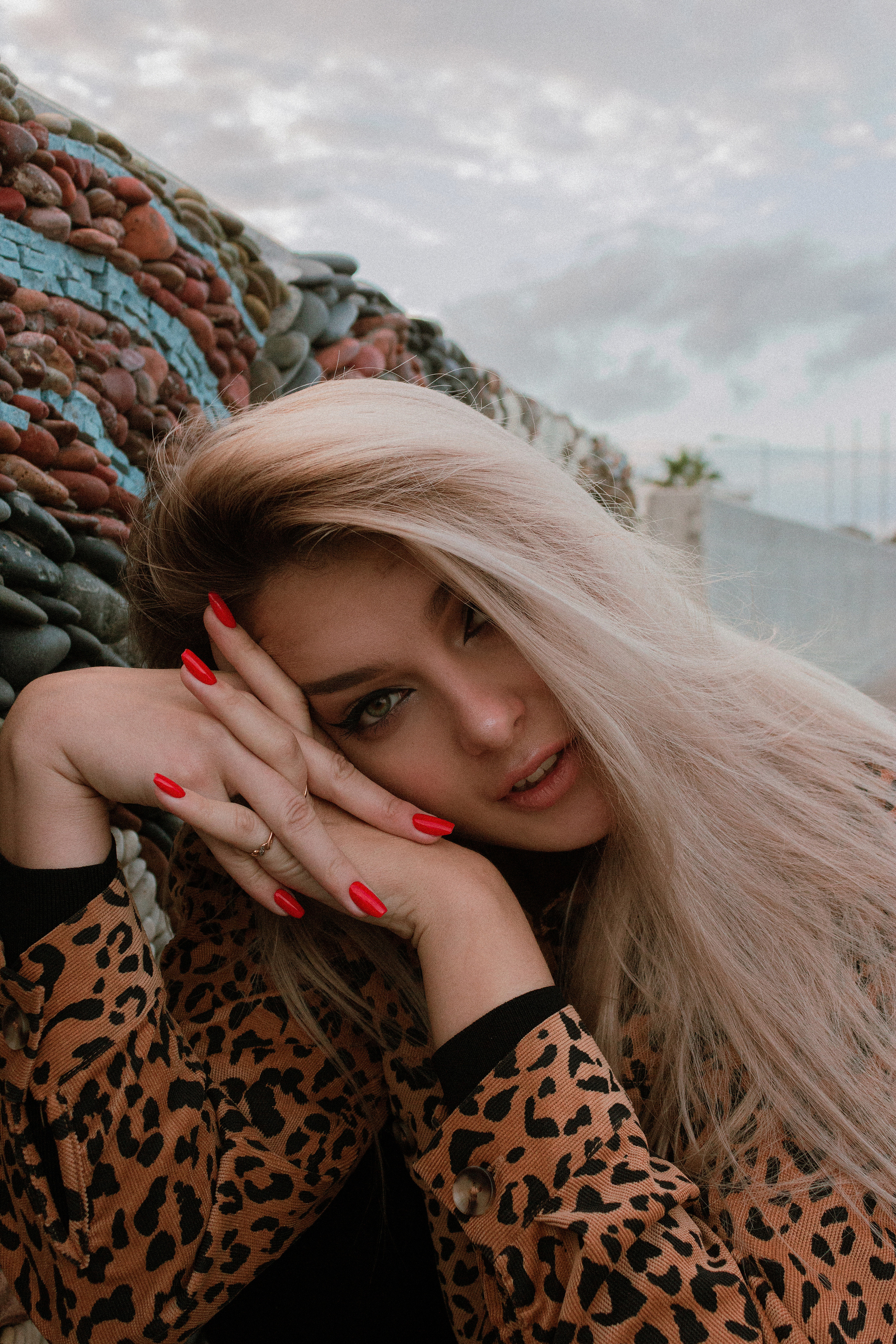 Soft Morning Light. Emotional Seaside Portraits. Kristina Kozheltsova- Soulful Portrait&Lifestyle&Love Story Photographer in Leipzig, Germany