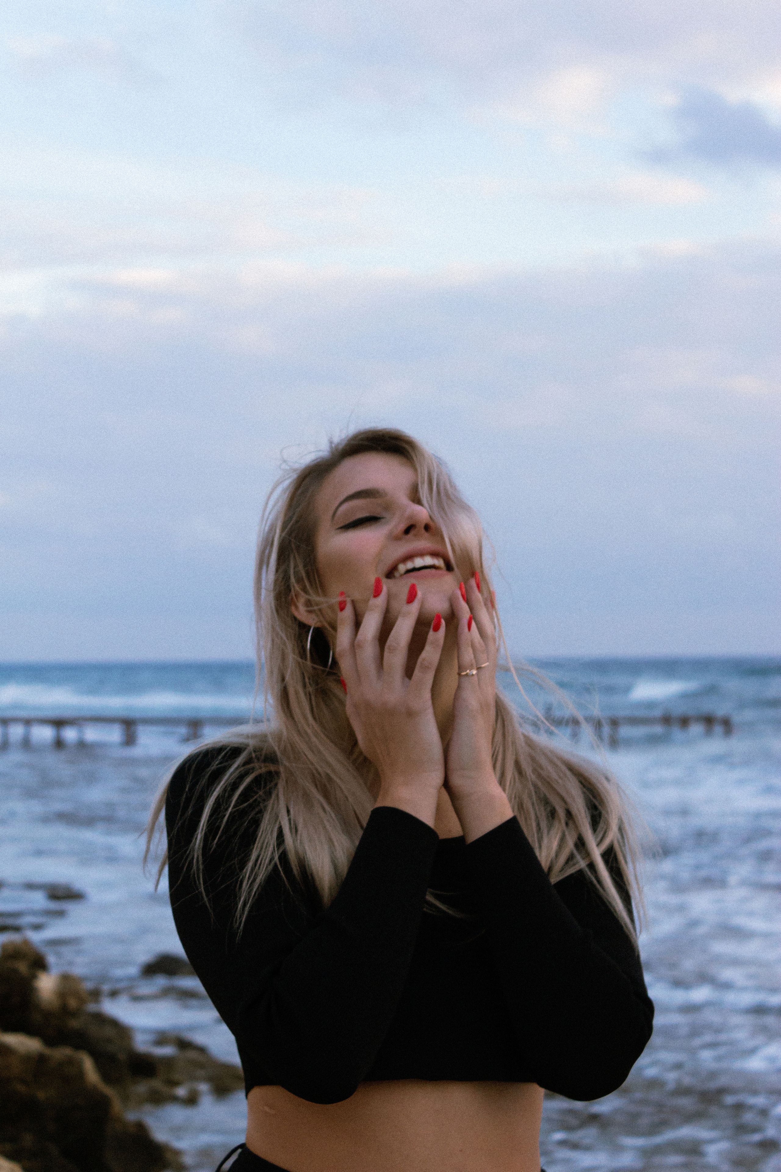 Soft Morning Light. Emotional Seaside Portraits. Kristina Kozheltsova- Soulful Portrait&Lifestyle&Love Story Photographer in Leipzig, Germany