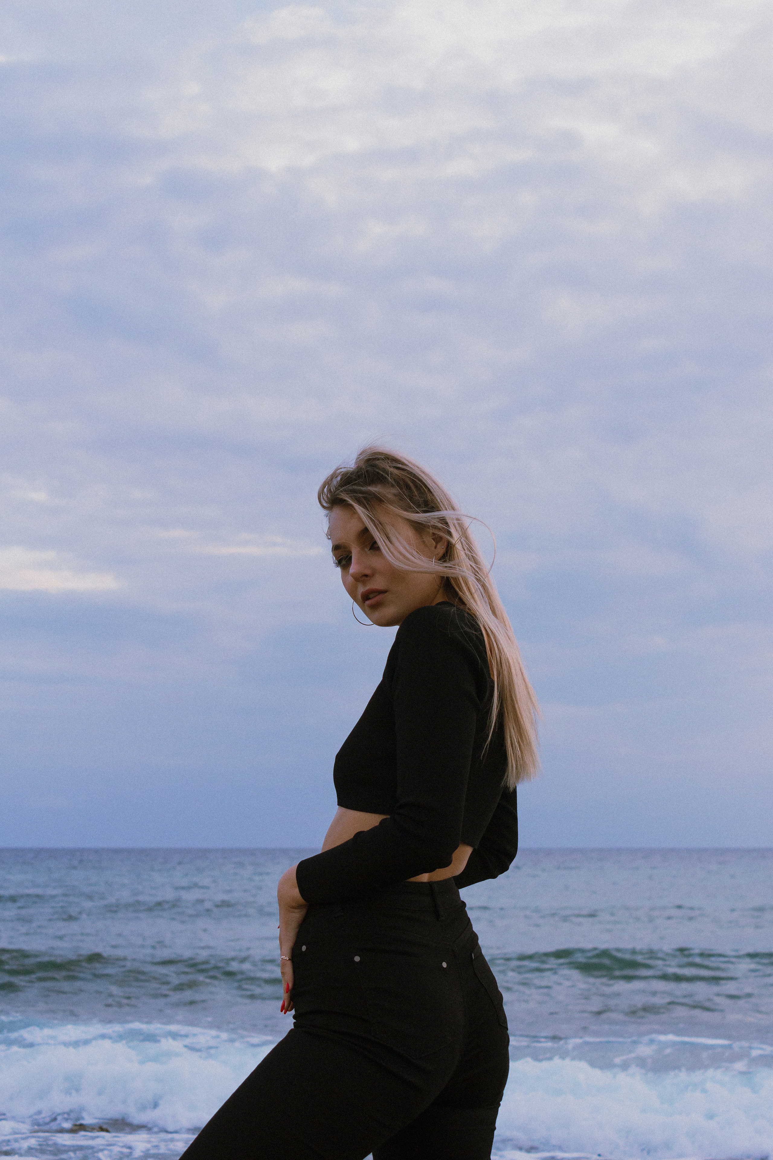 Soft Morning Light. Emotional Seaside Portraits. Kristina Kozheltsova- Soulful Portrait&Lifestyle&Love Story Photographer in Leipzig, Germany