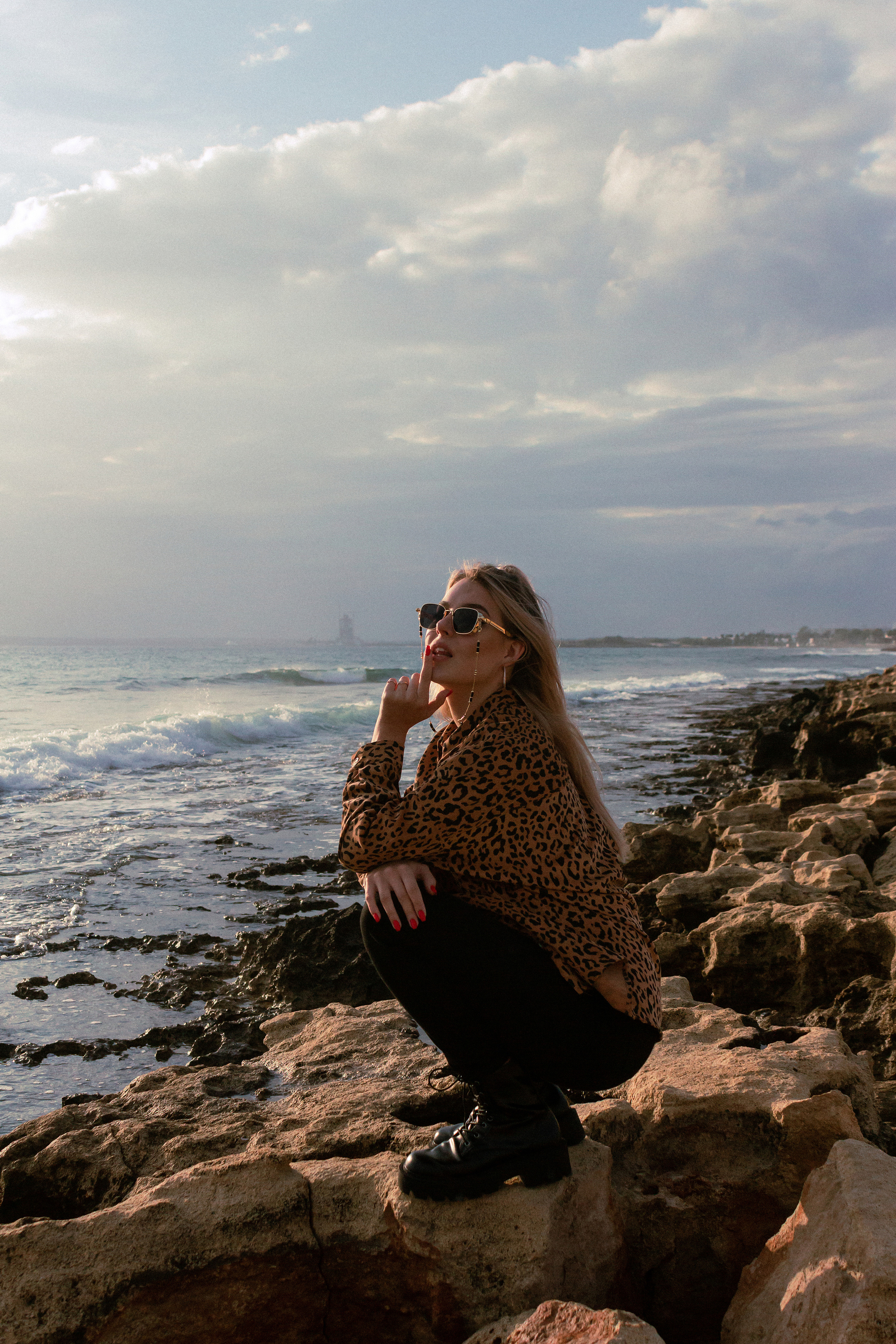 Soft Morning Light. Emotional Seaside Portraits. Kristina Kozheltsova- Soulful Portrait&Lifestyle&Love Story Photographer in Leipzig, Germany