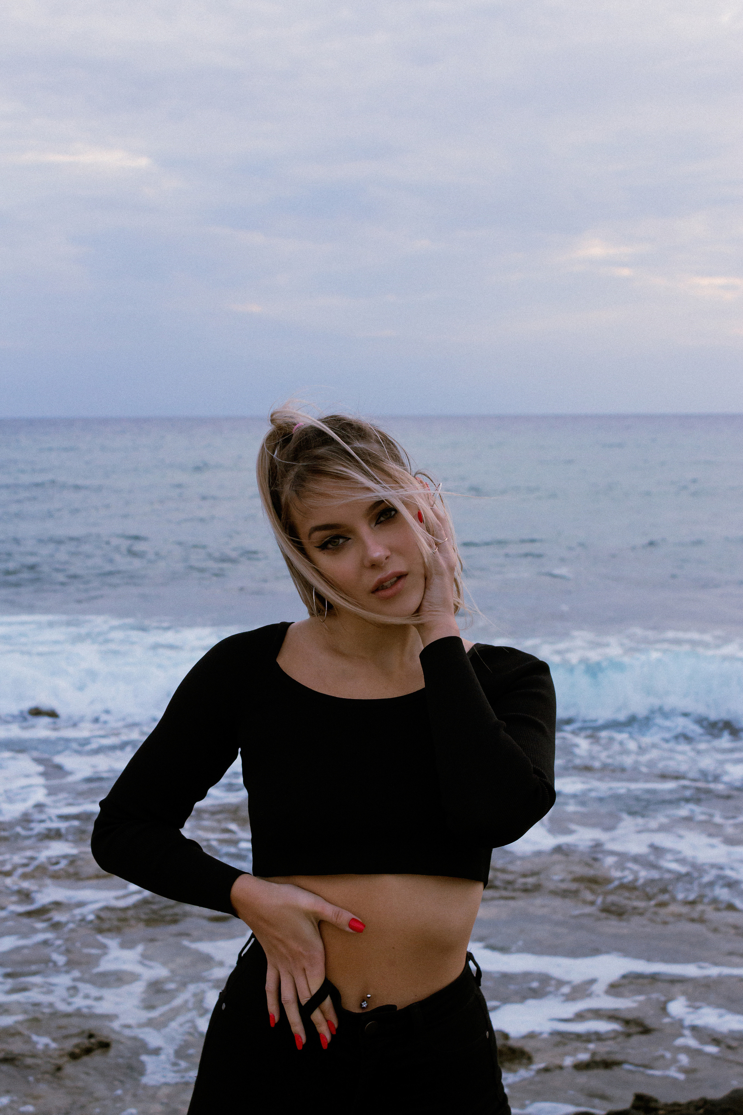 Soft Morning Light. Emotional Seaside Portraits. Kristina Kozheltsova- Soulful Portrait&Lifestyle&Love Story Photographer in Leipzig, Germany