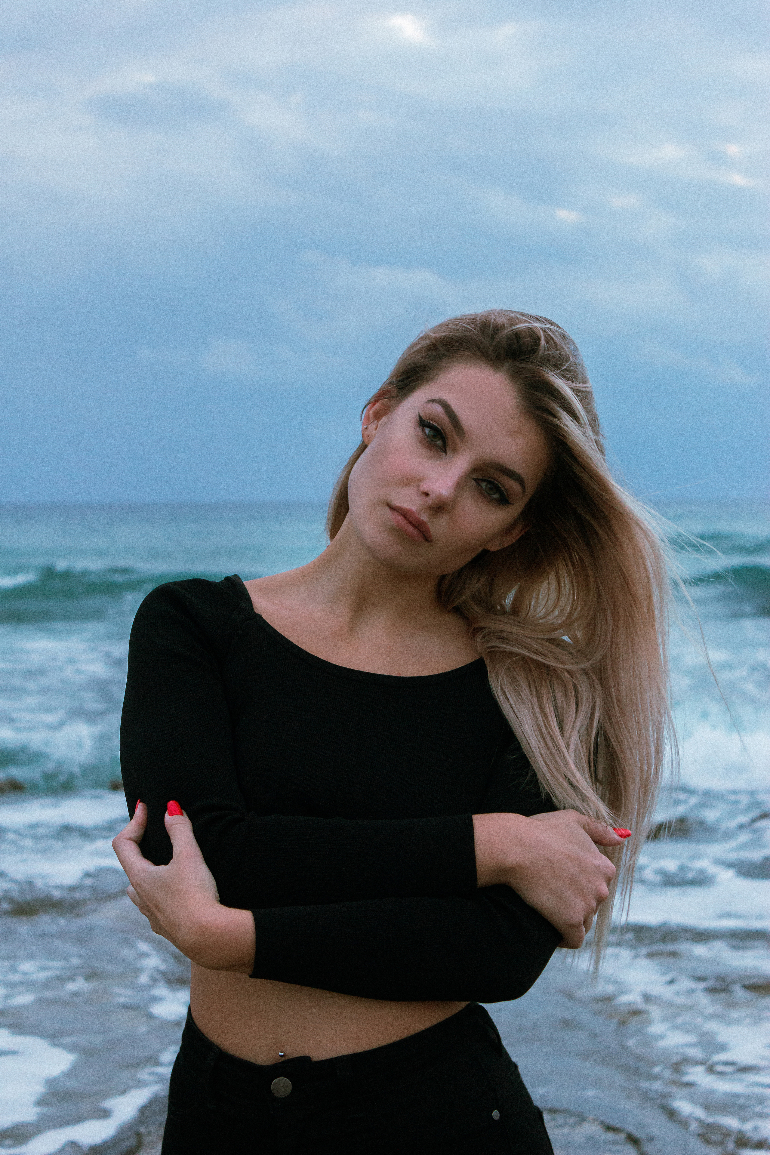 Soft Morning Light. Emotional Seaside Portraits. Kristina Kozheltsova- Soulful Portrait&Lifestyle&Love Story Photographer in Leipzig, Germany