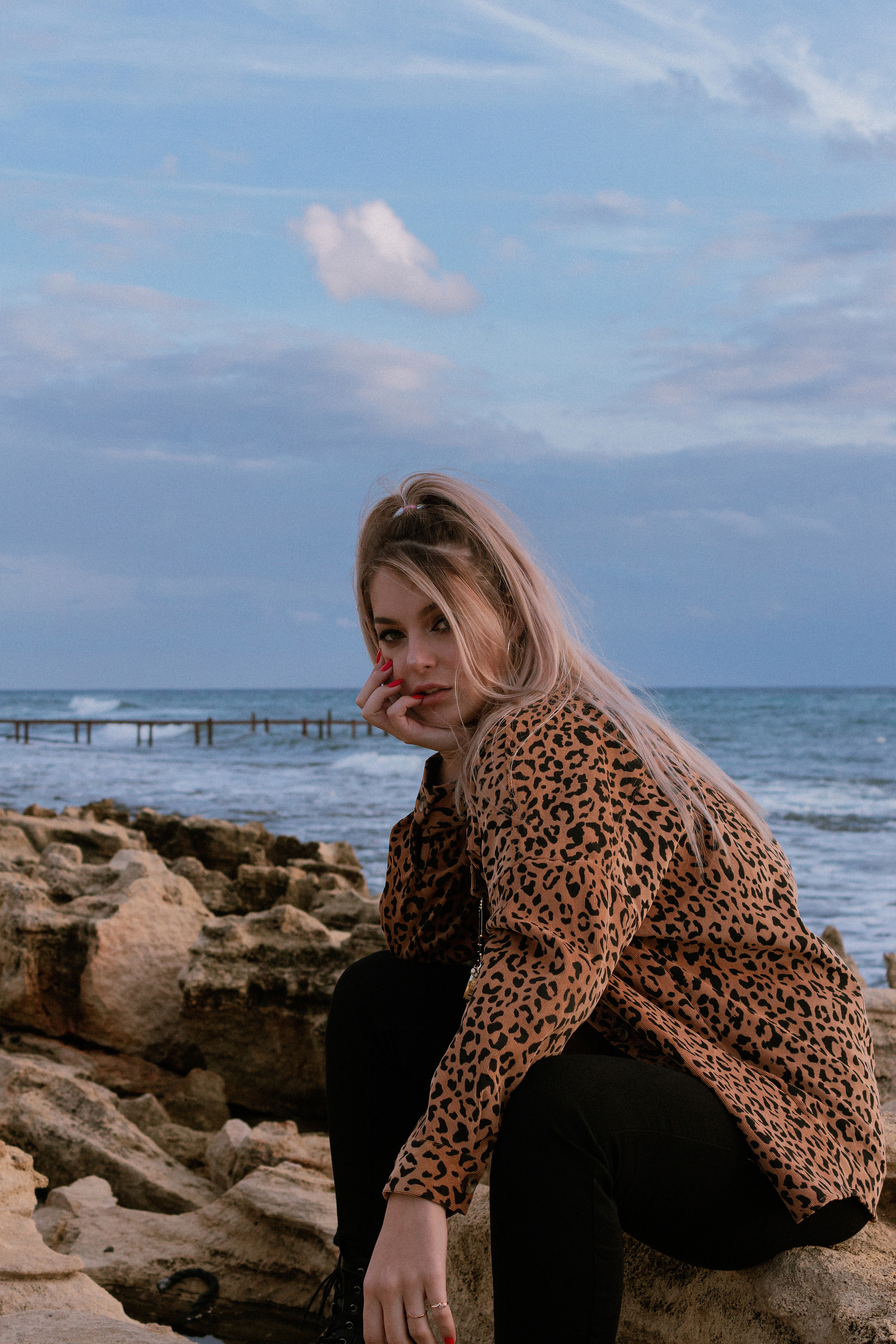 Soft Morning Light. Emotional Seaside Portraits. Kristina Kozheltsova- Soulful Portrait&Lifestyle&Love Story Photographer in Leipzig, Germany