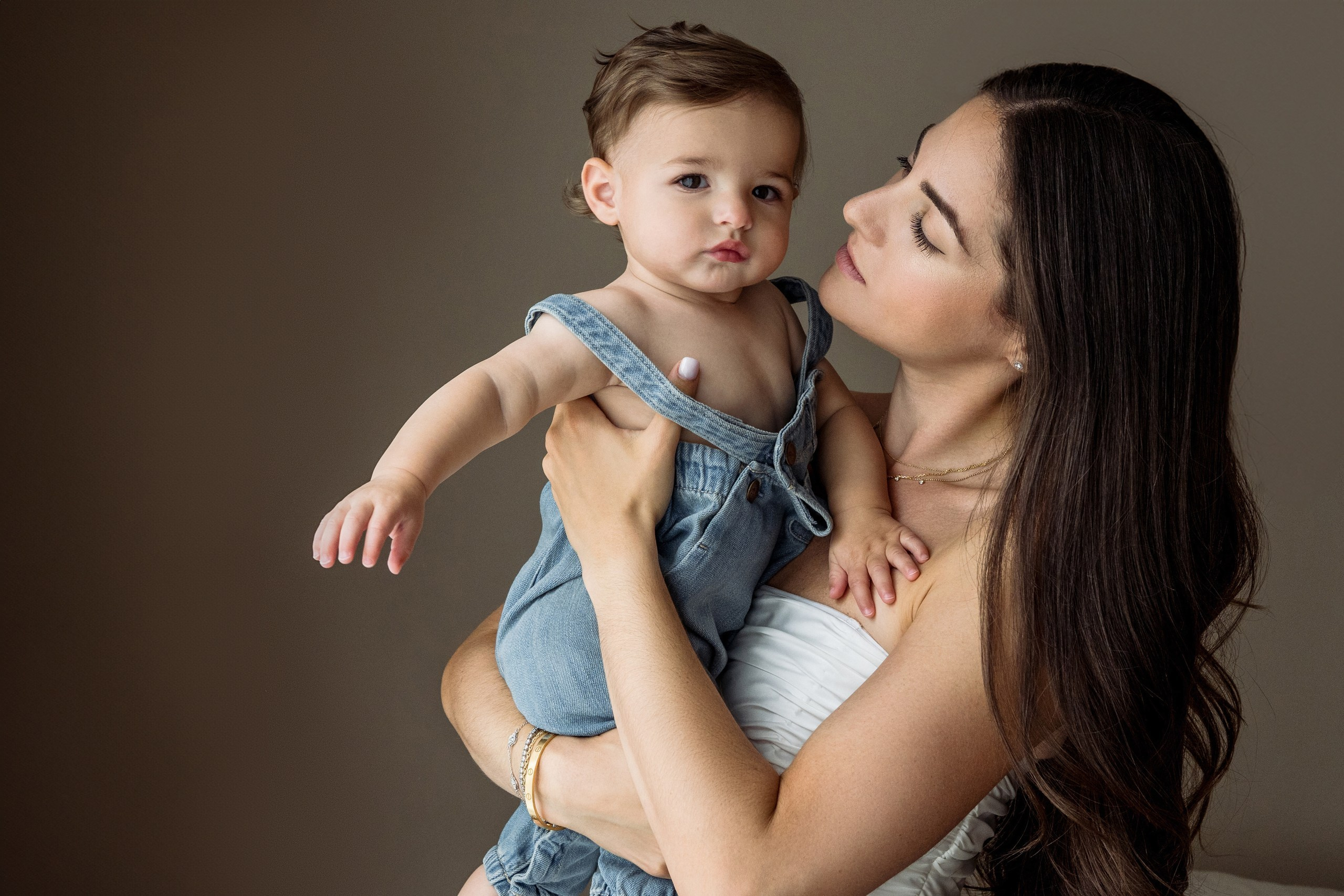 Felicia, Andy, Ethan. 1st year at home. Alisa Tant — Family and newborn photographer Bucks County, Montgomery county, Philadelphia, NJ