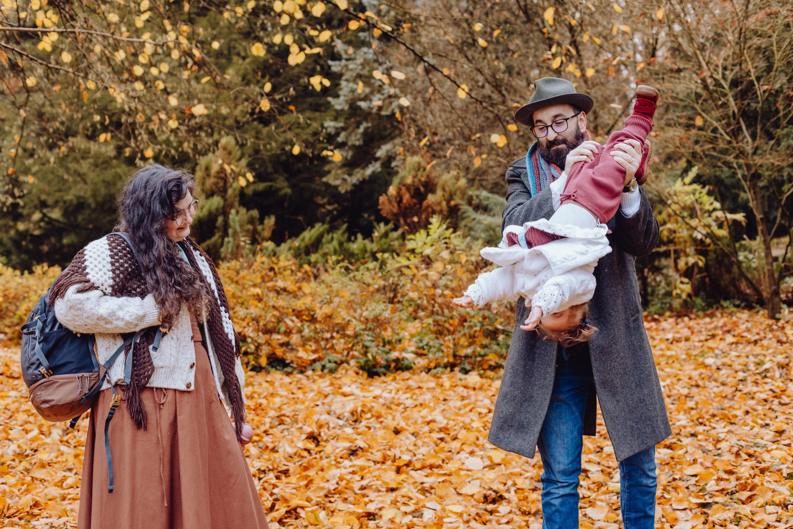 Alex & Lavinia. Wedding & couple photographer from Romania Rut Vetan