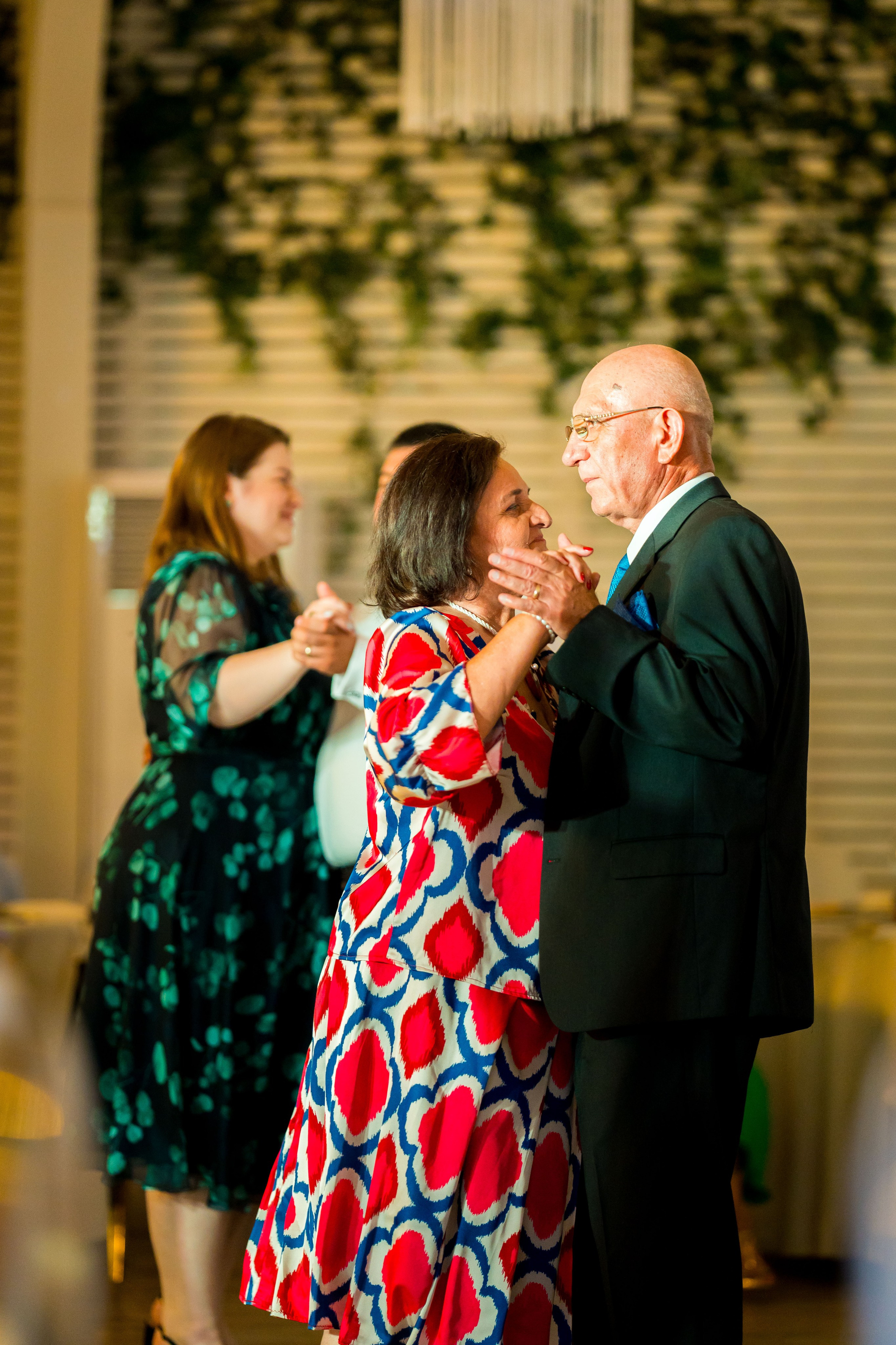 PARTY. Gabriel Florea — Fotograf nuntă București