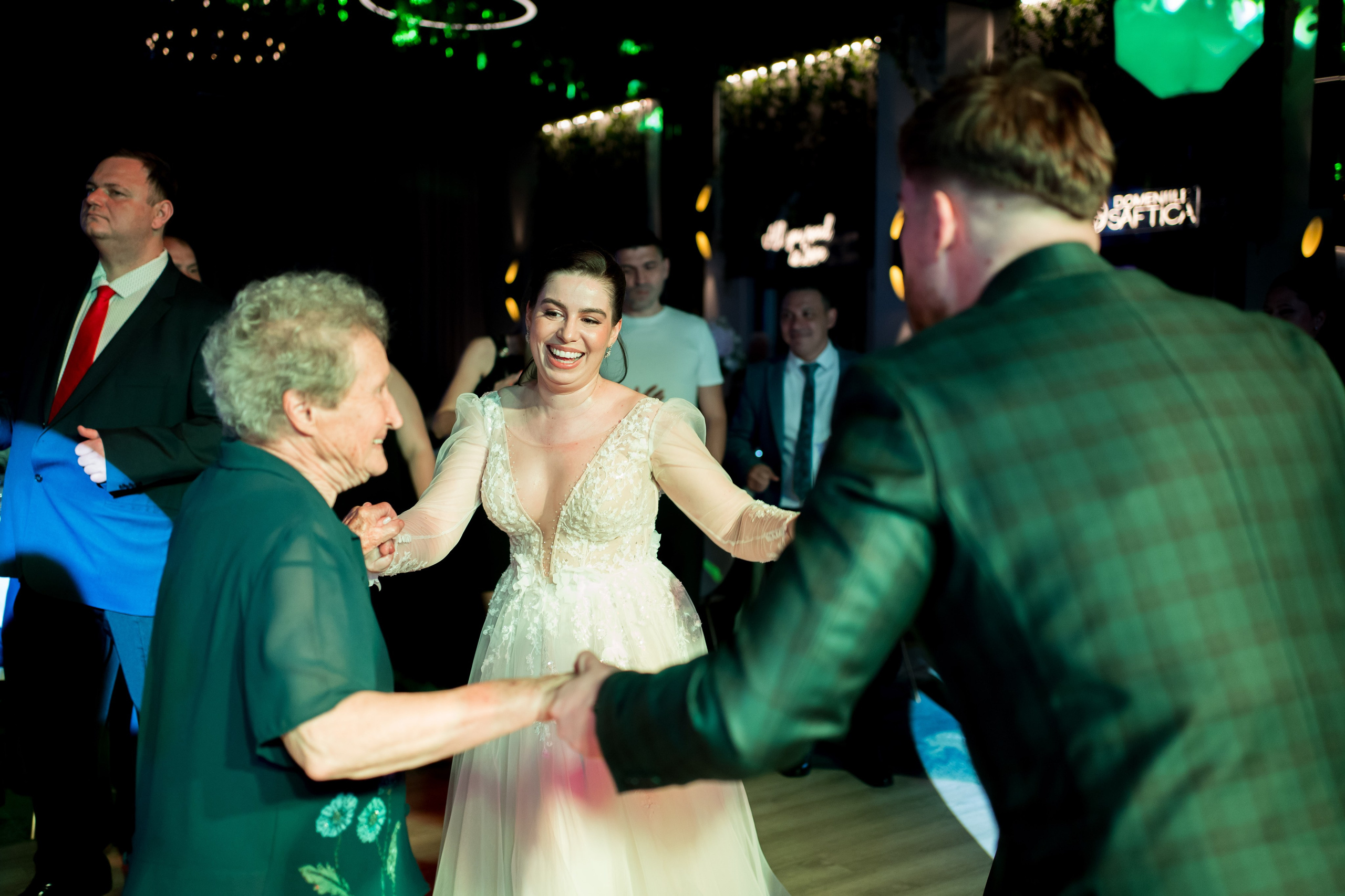 PARTY. Gabriel Florea — Fotograf nuntă București