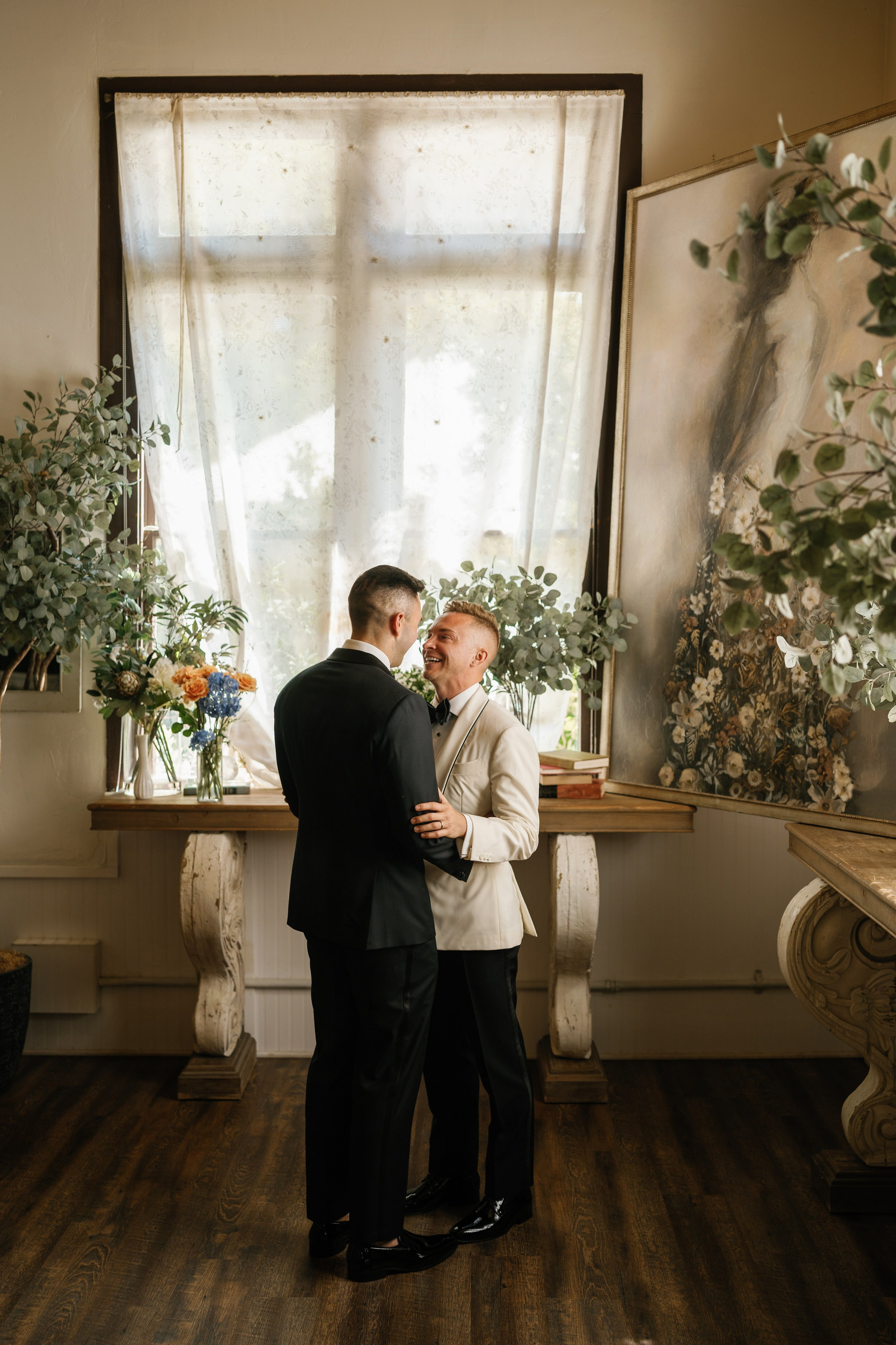 LGBT wedding photographer in California. Wedding Photography & Videography Team in California, Los Angeles, San Francisco, San Diego and Travel