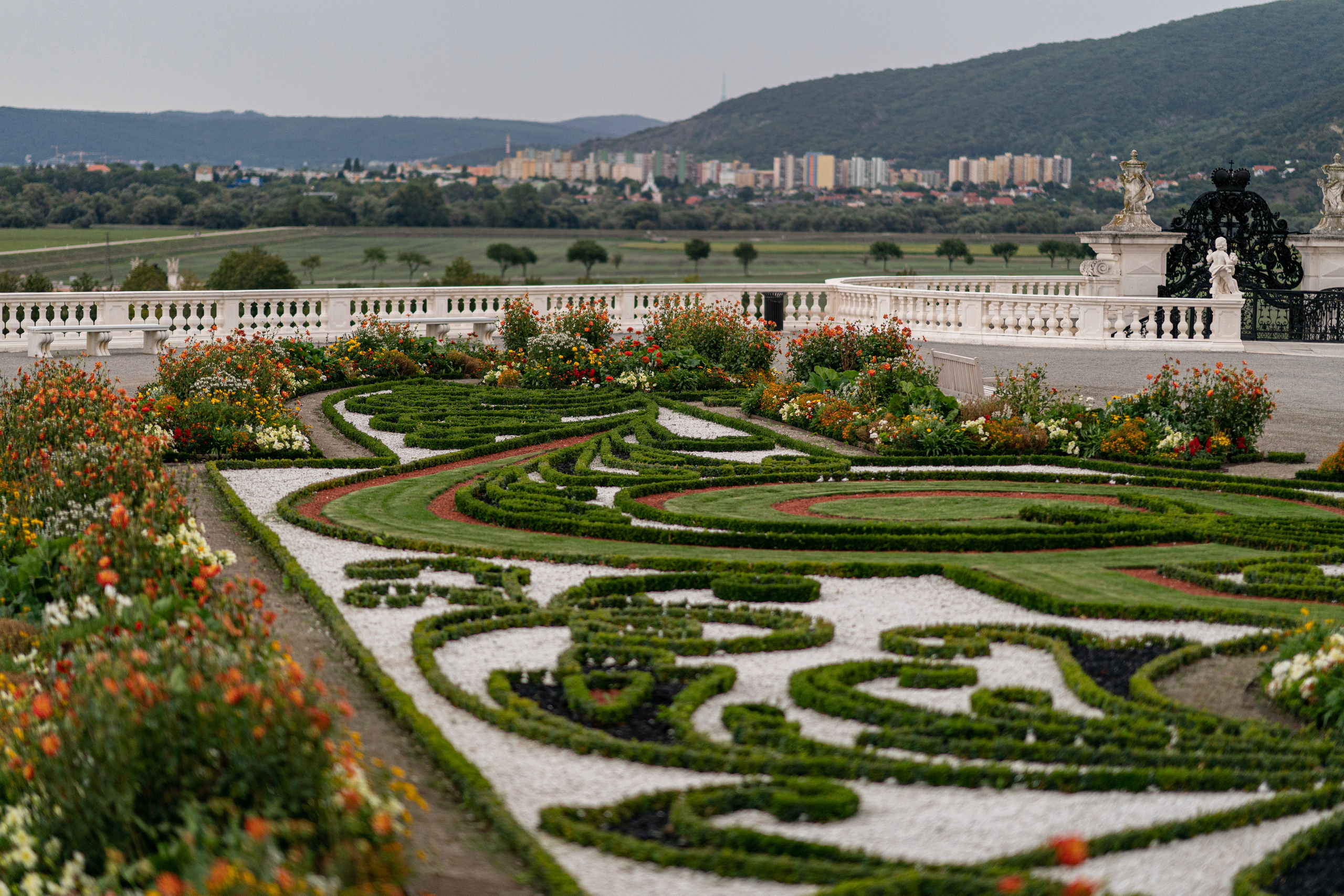 WEDDINGS. Professional garden design and photography services in London