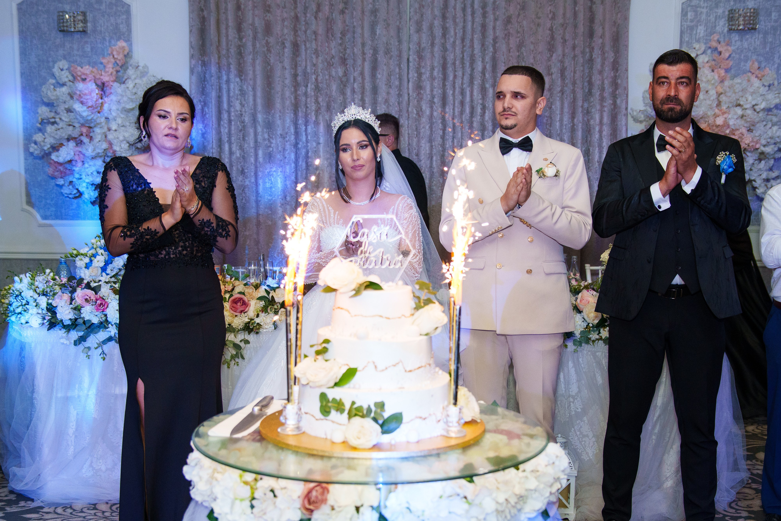 Bella & Adi. Foto Studio — Fotograf de evenimente, nunti, botezuri, portrete